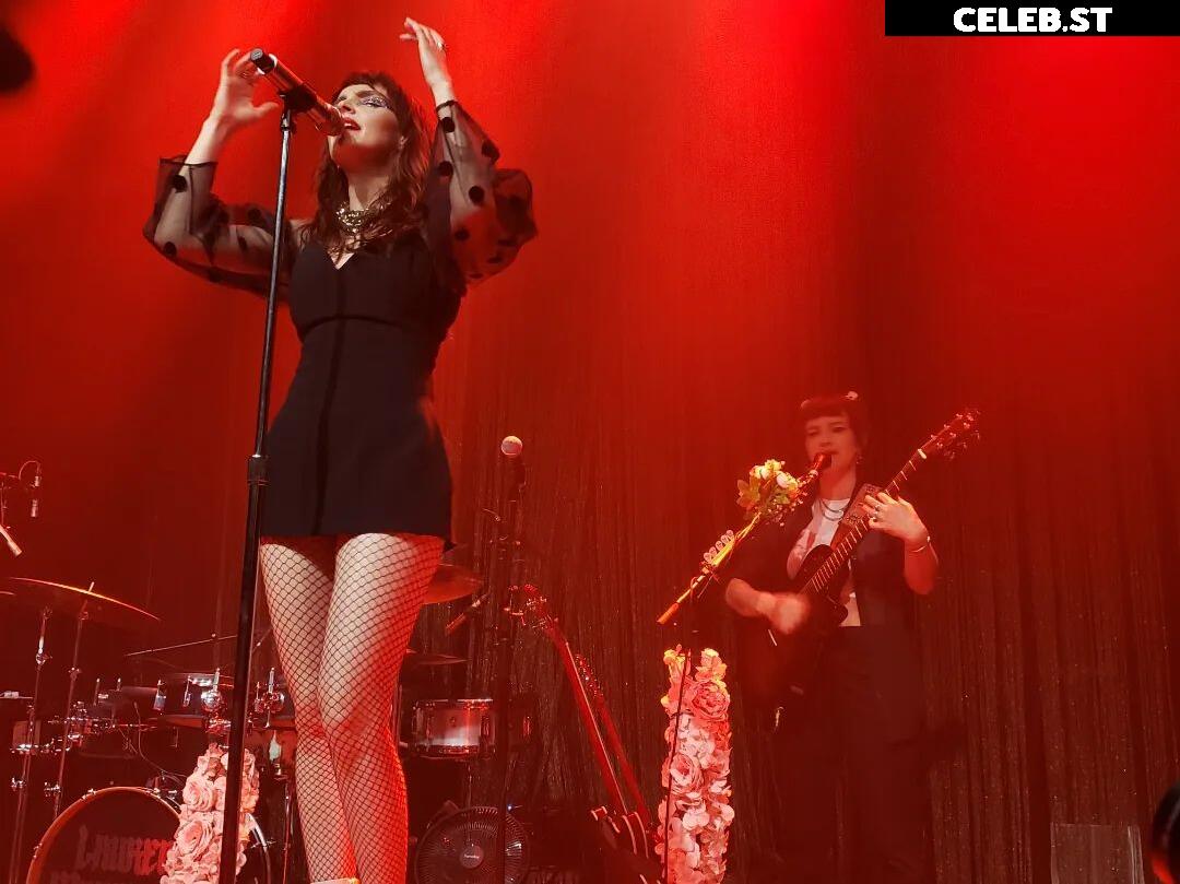 Lauren Mayberry (Singer) Image 4474398