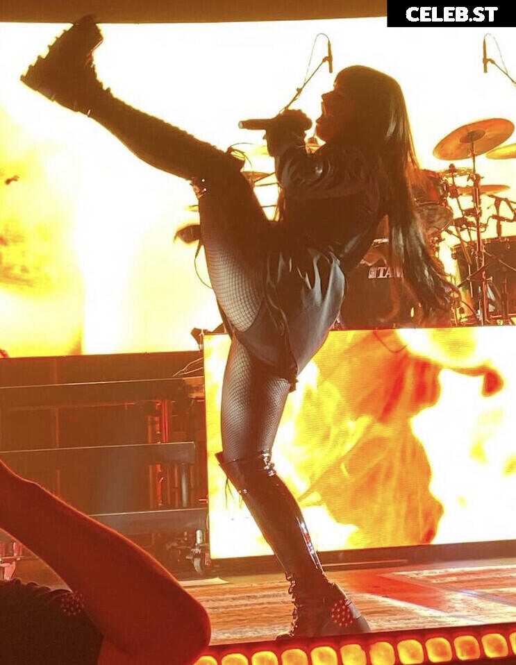 Women of Metal Image 4471170