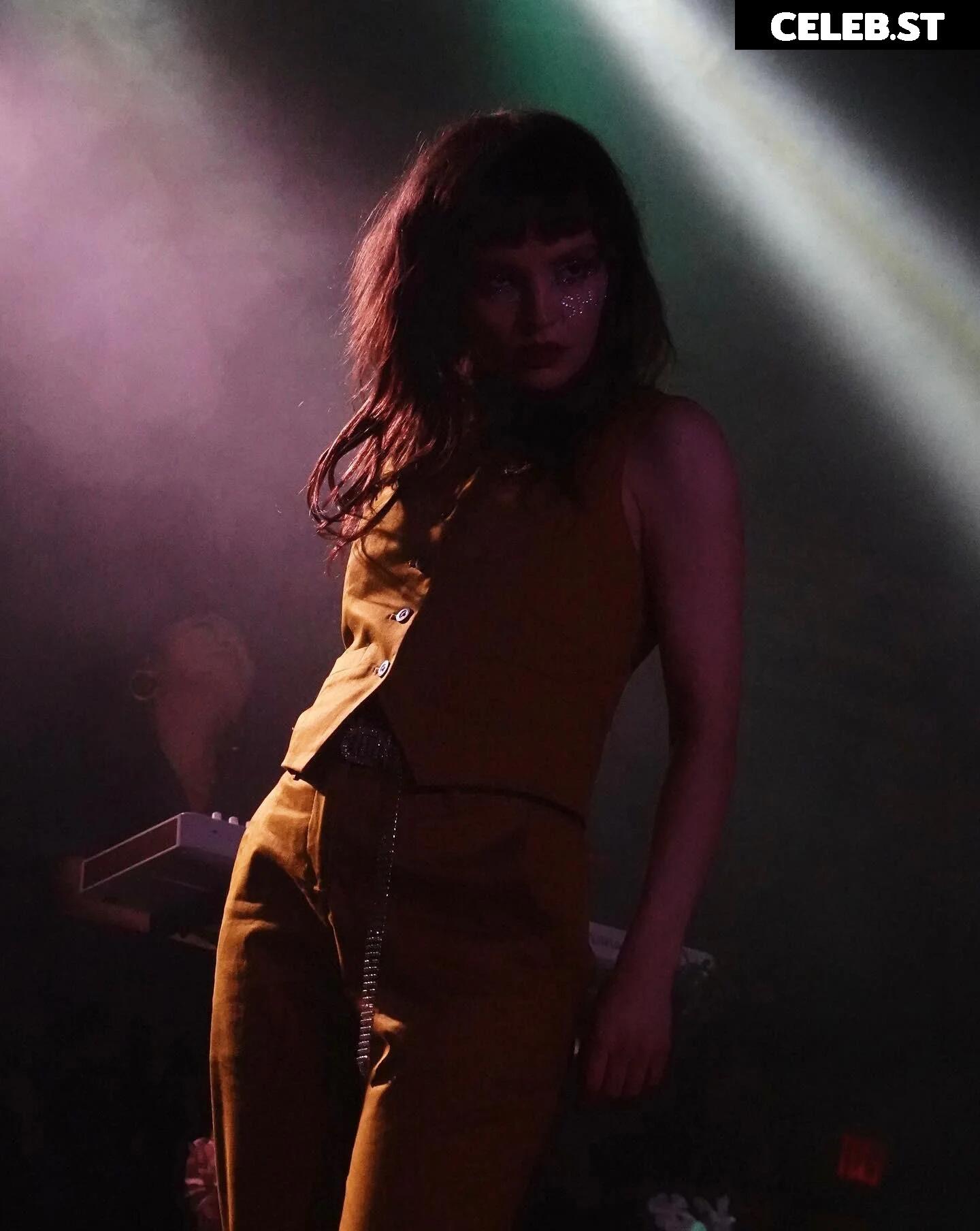 Lauren Mayberry (Singer) Image 4472552