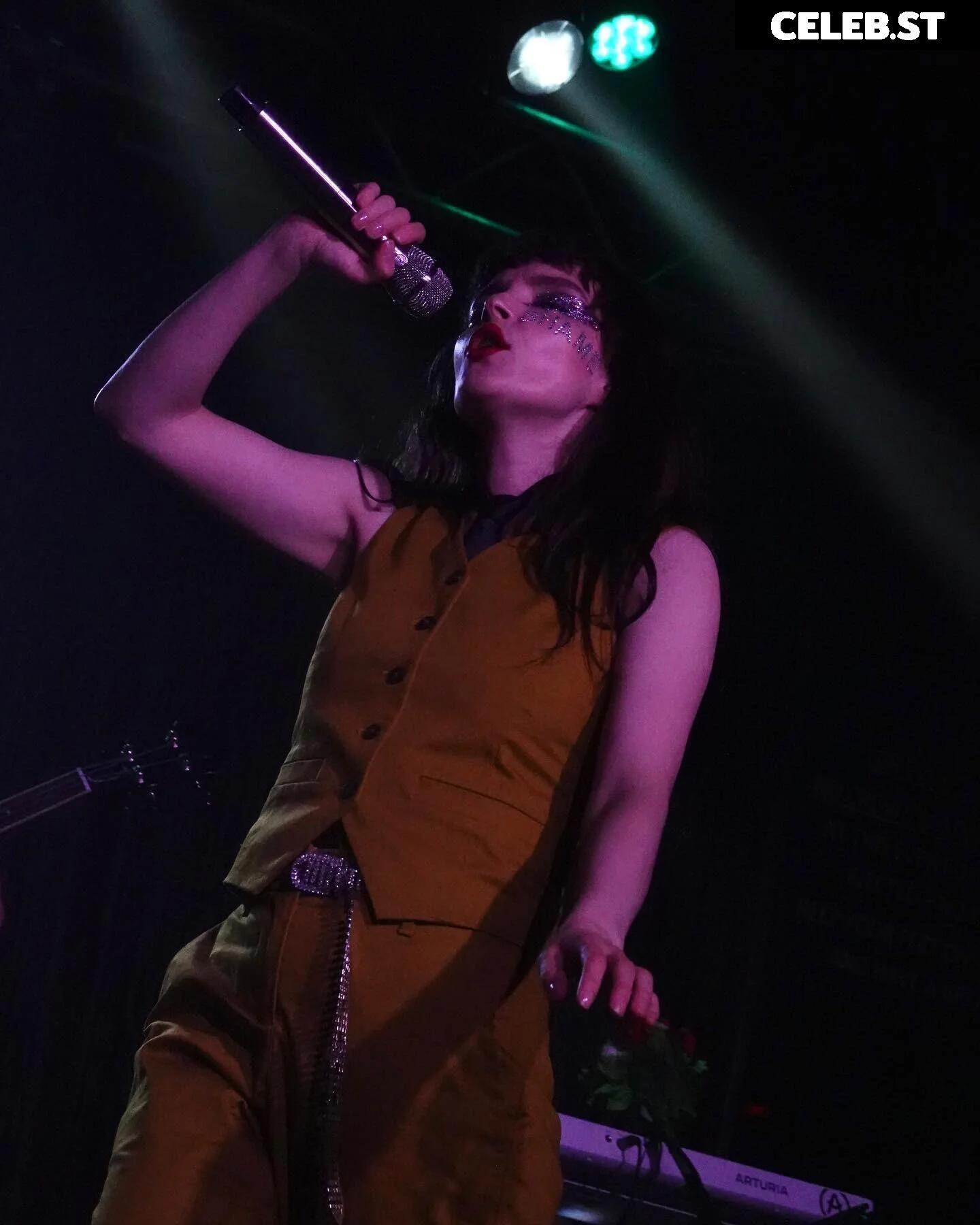 Lauren Mayberry (Singer) Image 4472535