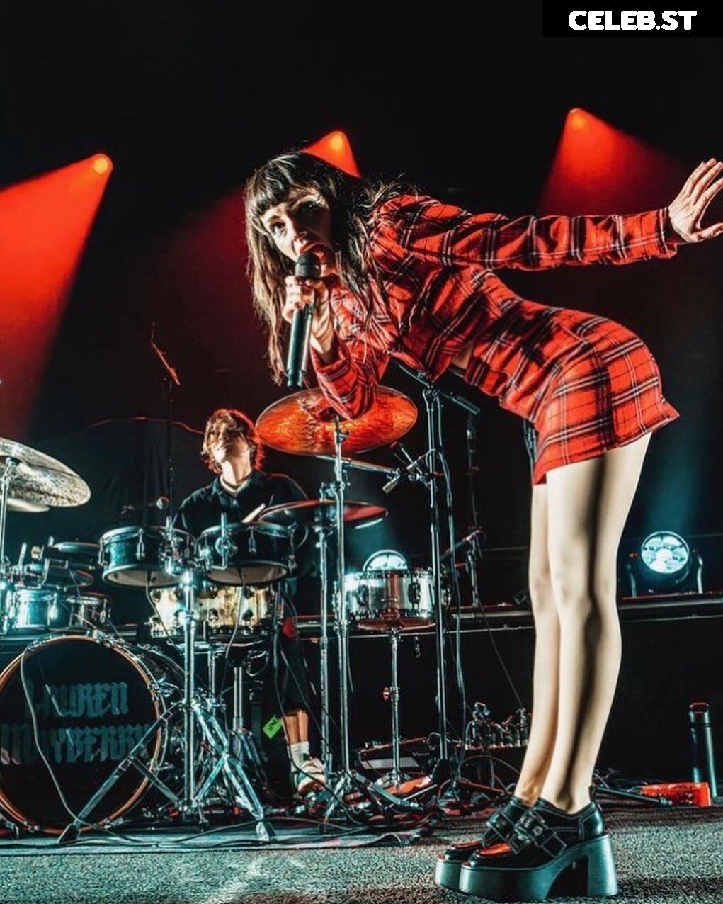Lauren Mayberry (Singer) Image 4472758