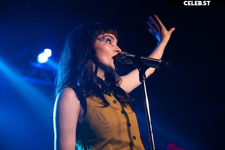 Lauren Mayberry (Singer) Image 4472629
