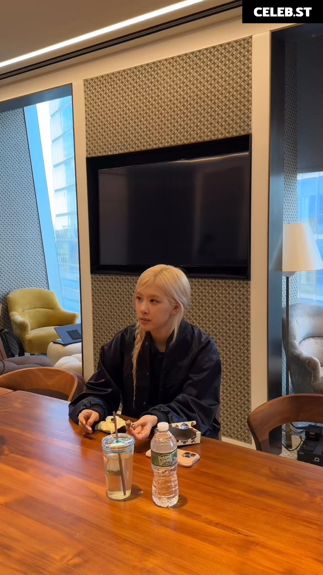 Rosé || Roseanne Park - BLΛƆKPIИK ( BLACKPINK ) Image 4473711