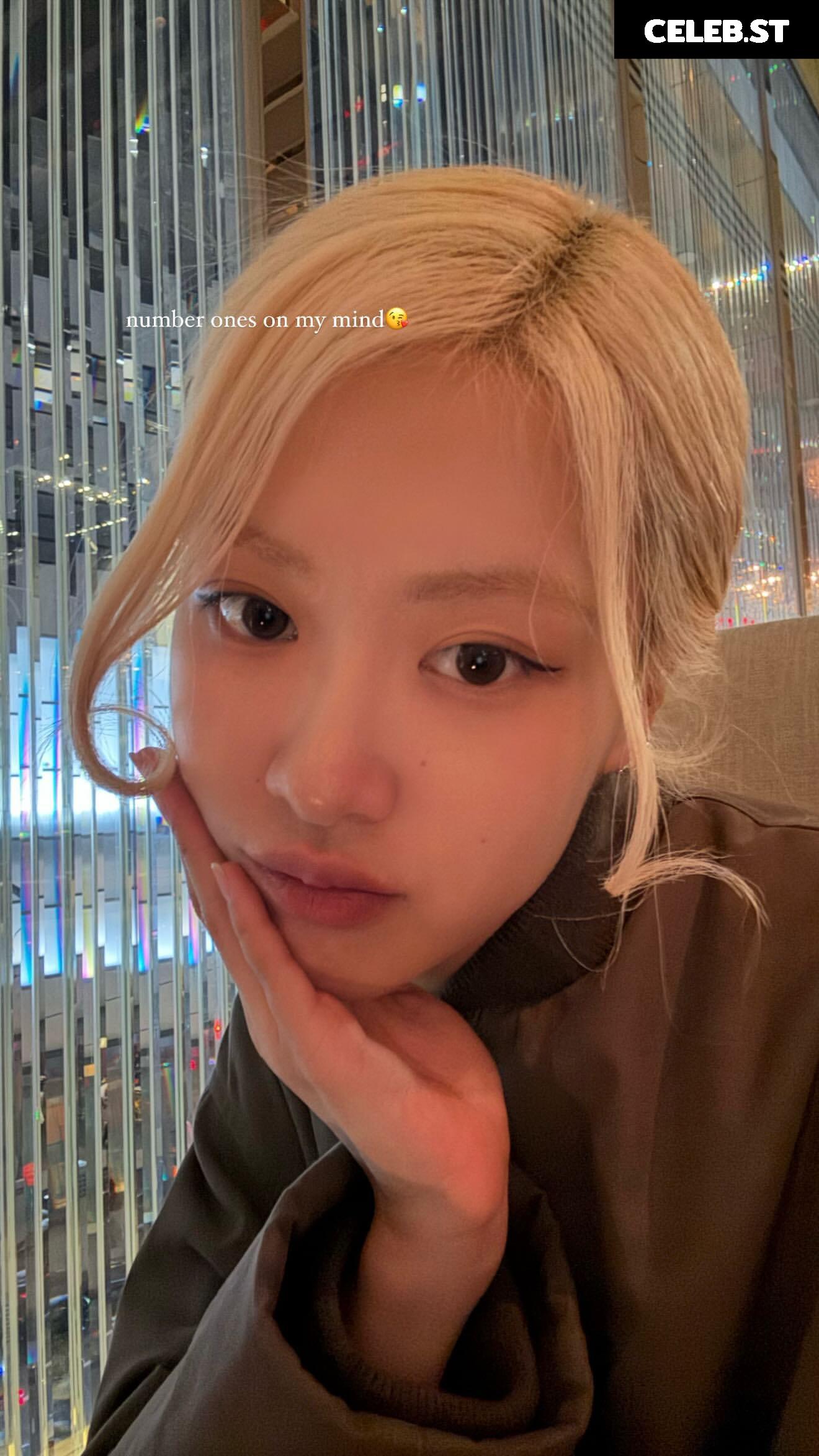 Rosé || Roseanne Park - BLΛƆKPIИK ( BLACKPINK ) Image 4470840