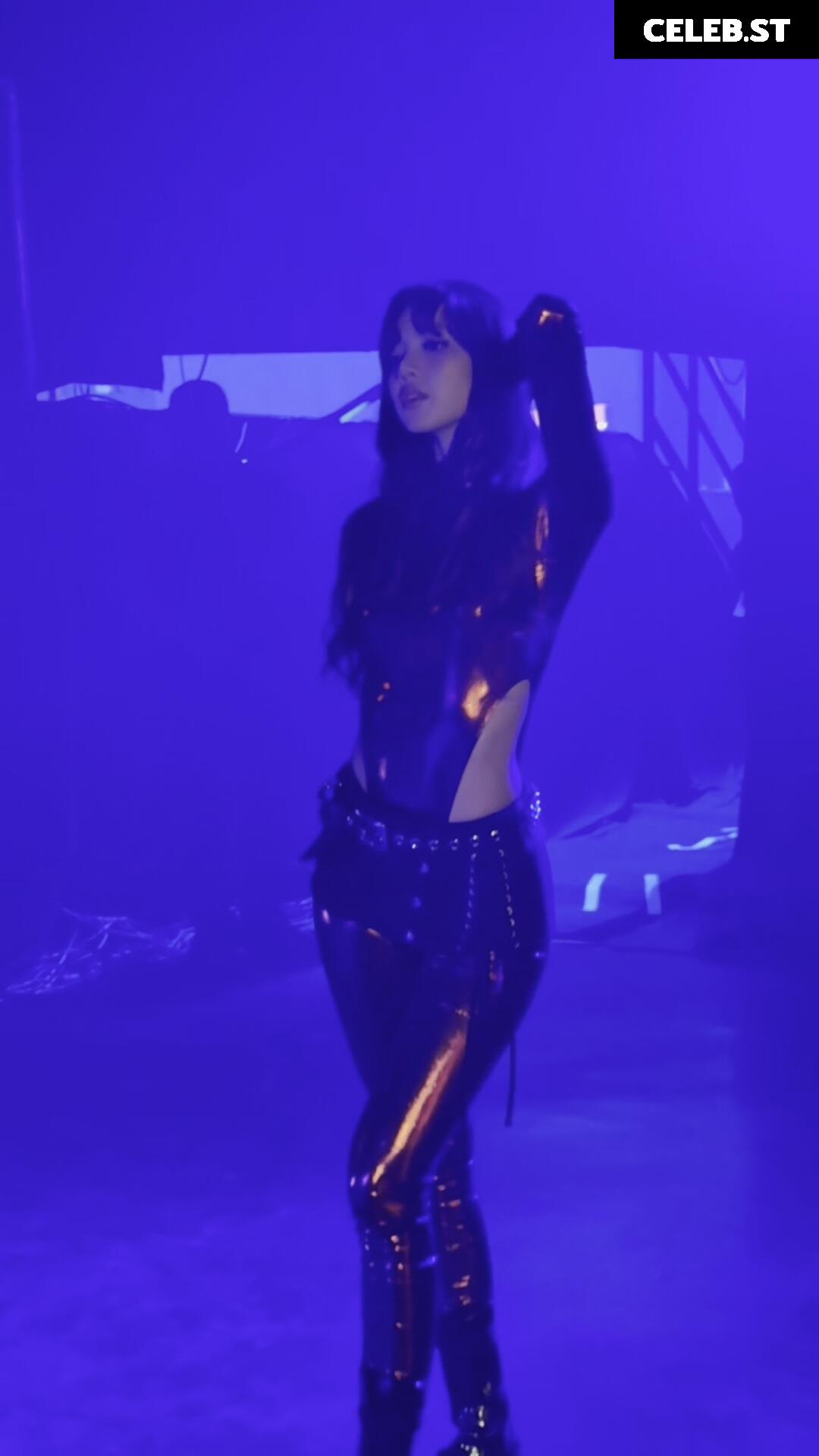 Lisa | BLΛƆKPIИK (Blackpink) Image 4470822