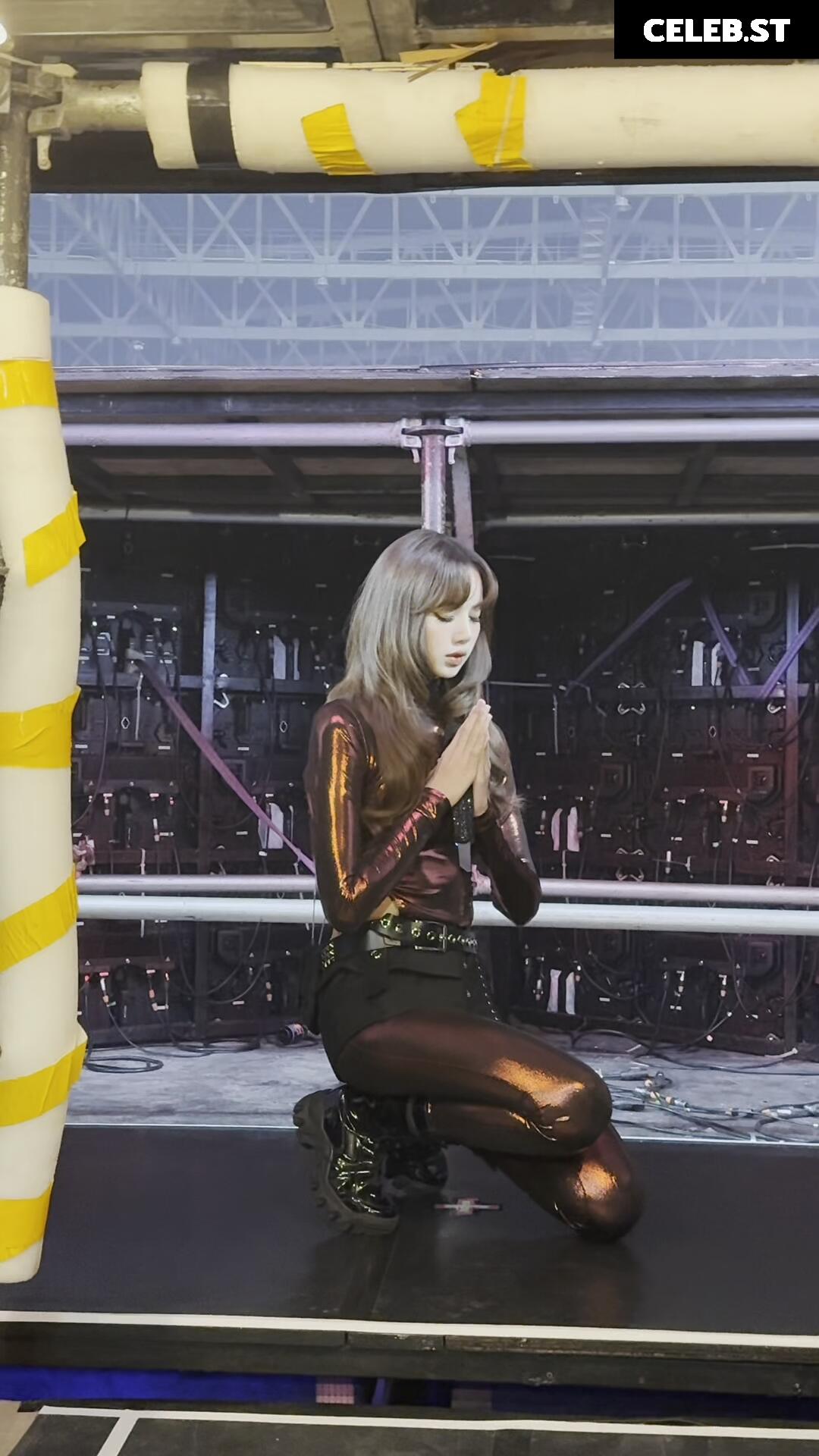 Lisa | BLΛƆKPIИK (Blackpink) Image 4470677