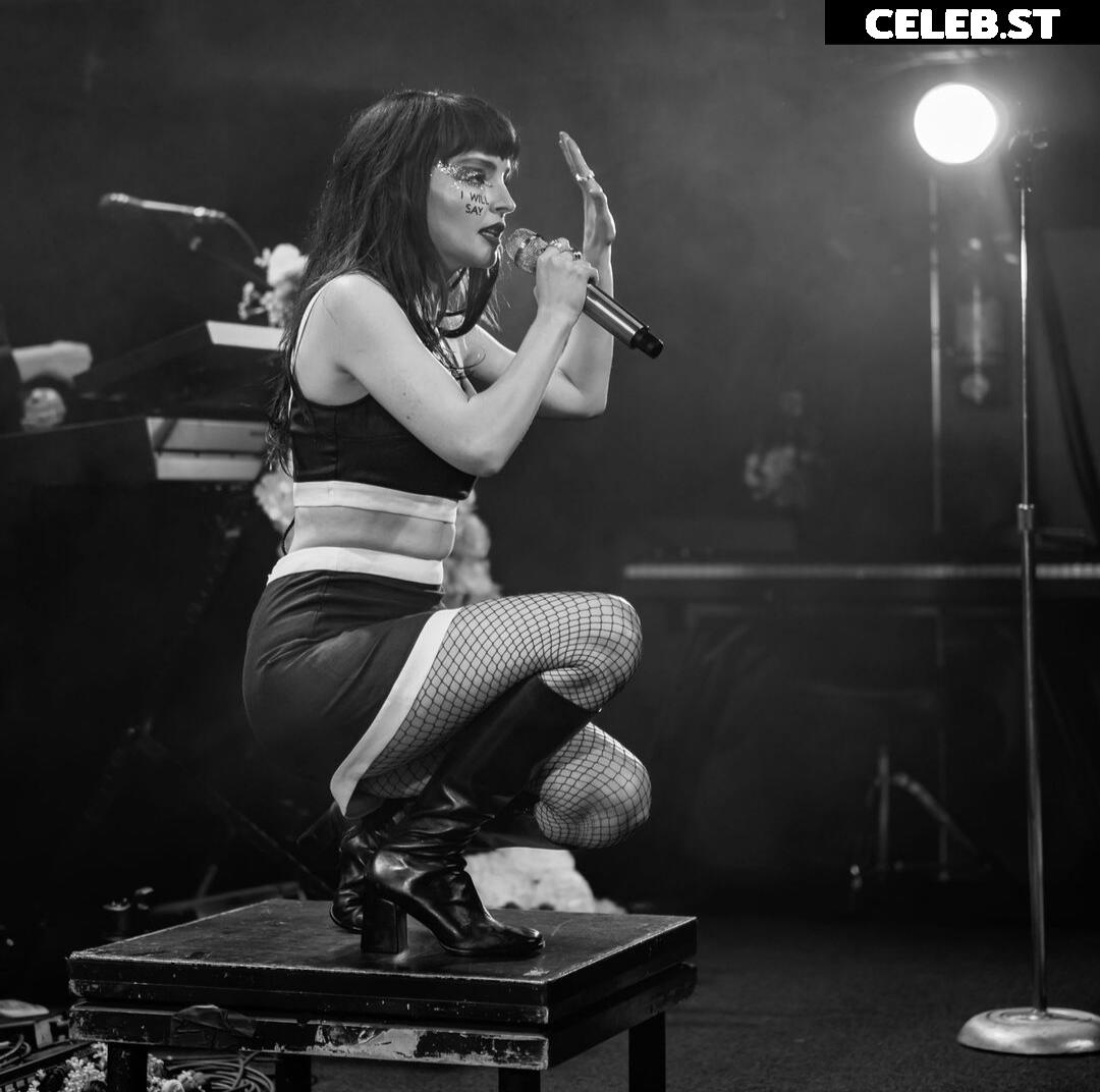 Lauren Mayberry (Singer) Image 4479937