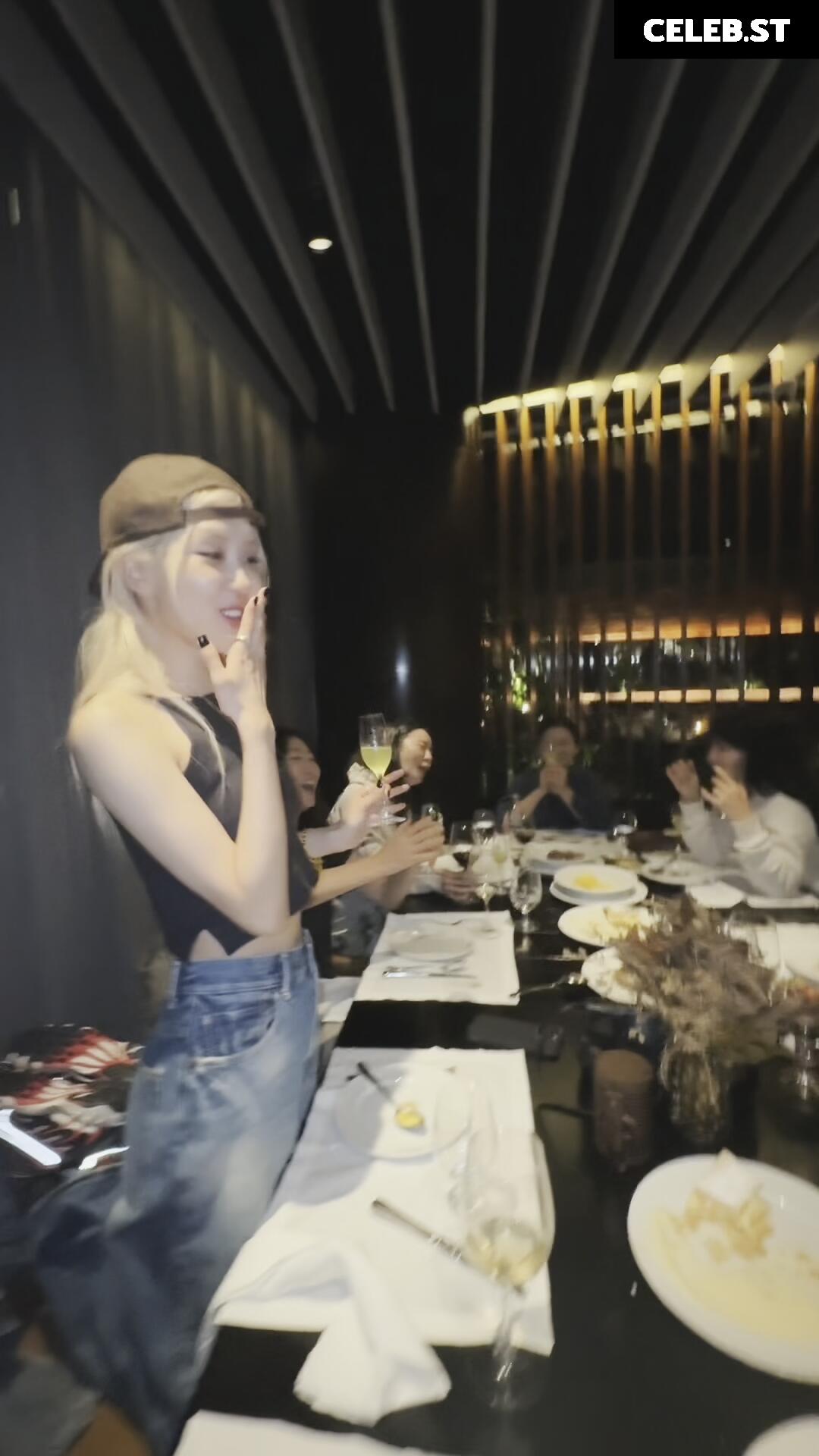 Rosé || Roseanne Park - BLΛƆKPIИK ( BLACKPINK ) Image 4478468