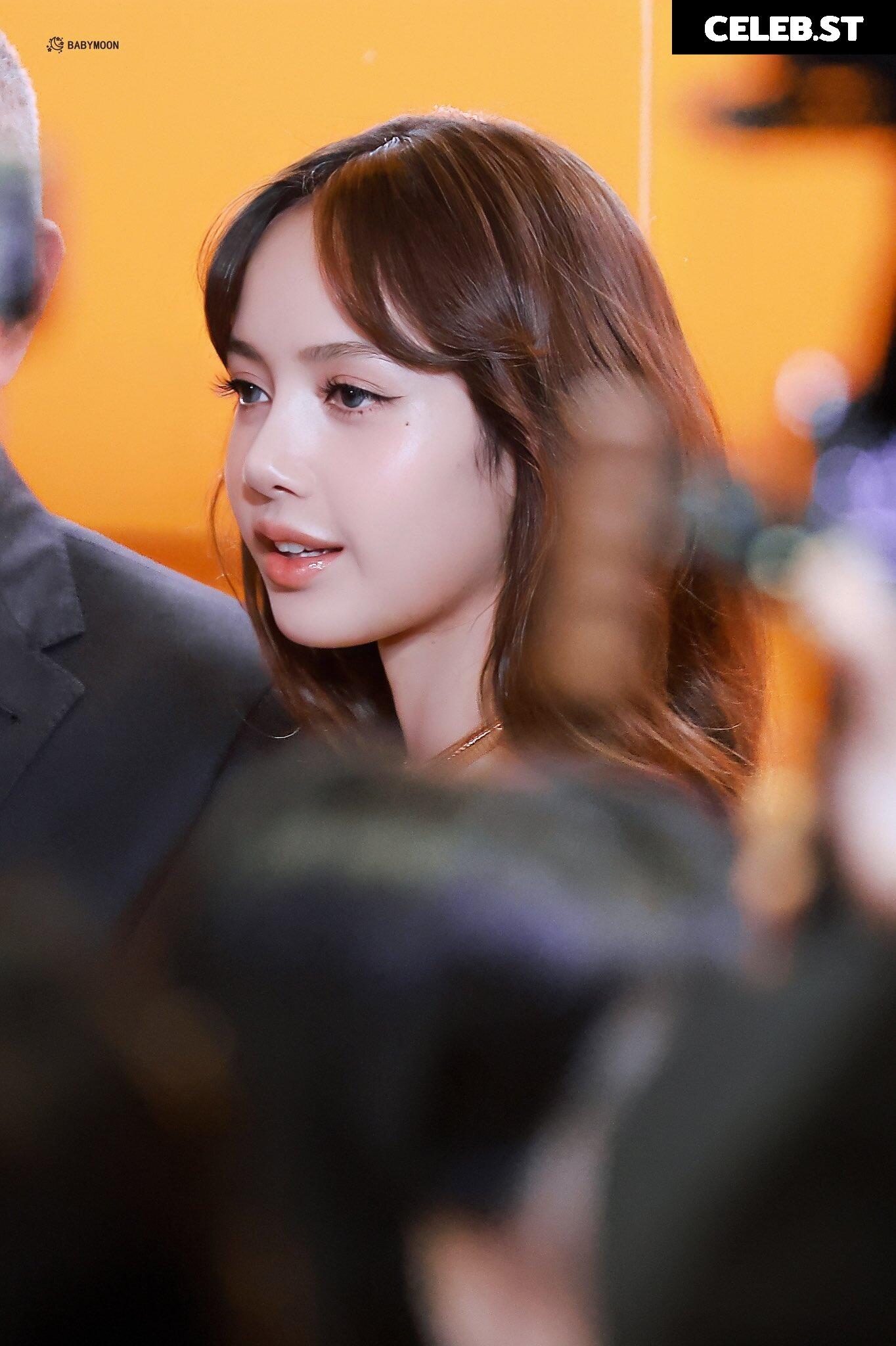Lisa | BLΛƆKPIИK (Blackpink) Image 4478393