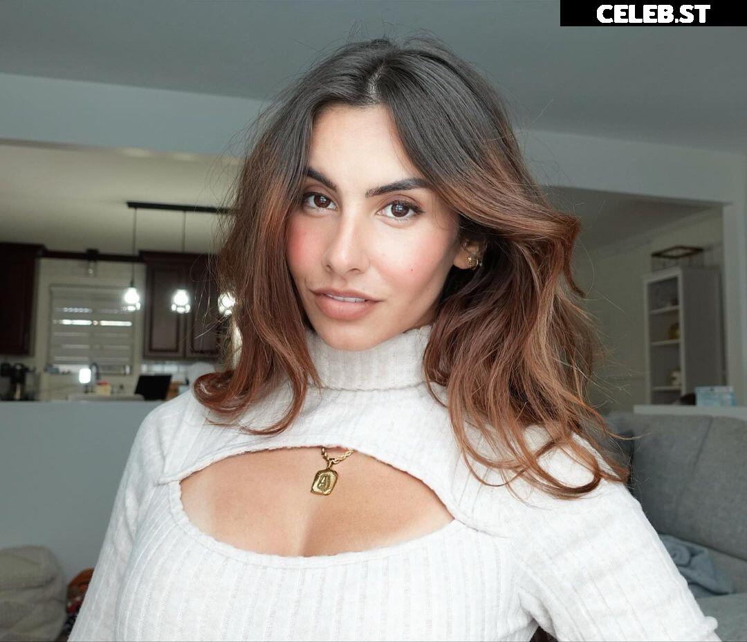 Alicia Atout and Salina de la Renta Image 4465624