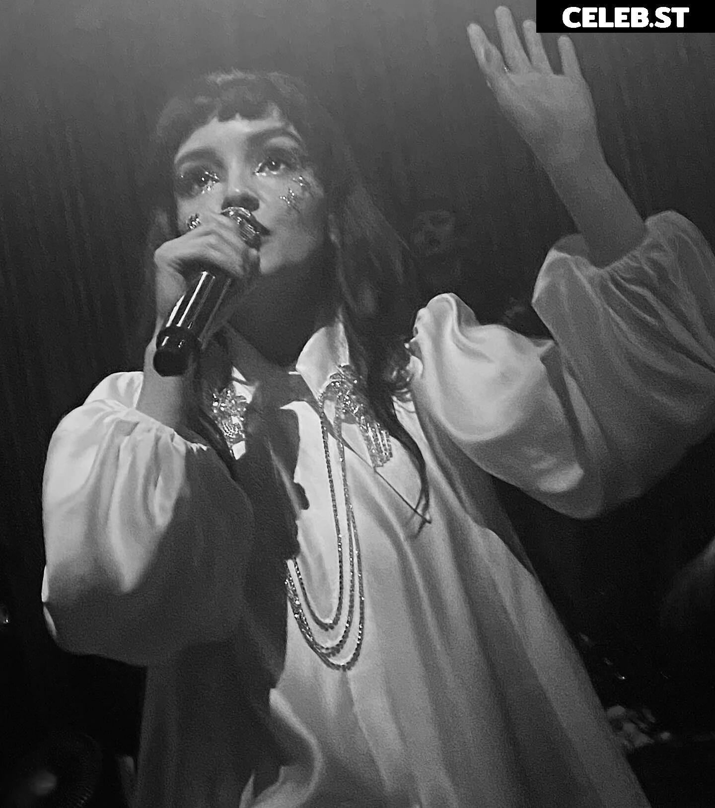 Lauren Mayberry (Singer) Image 4465921