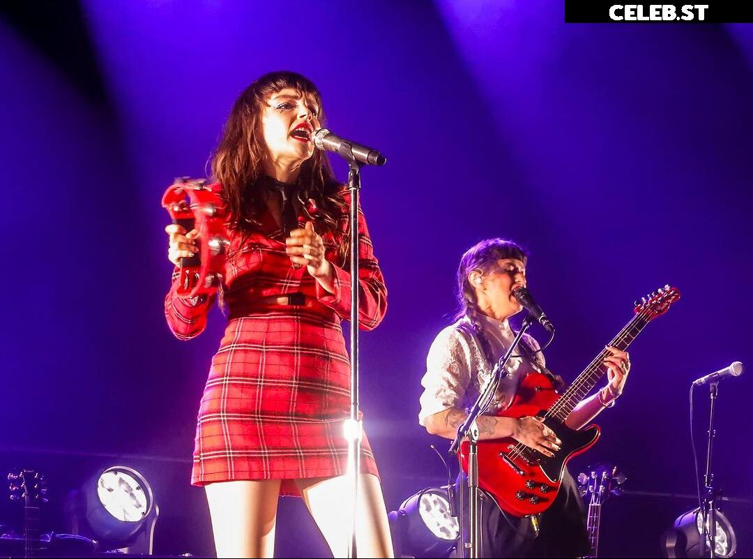 Lauren Mayberry (Singer) Image 4466861