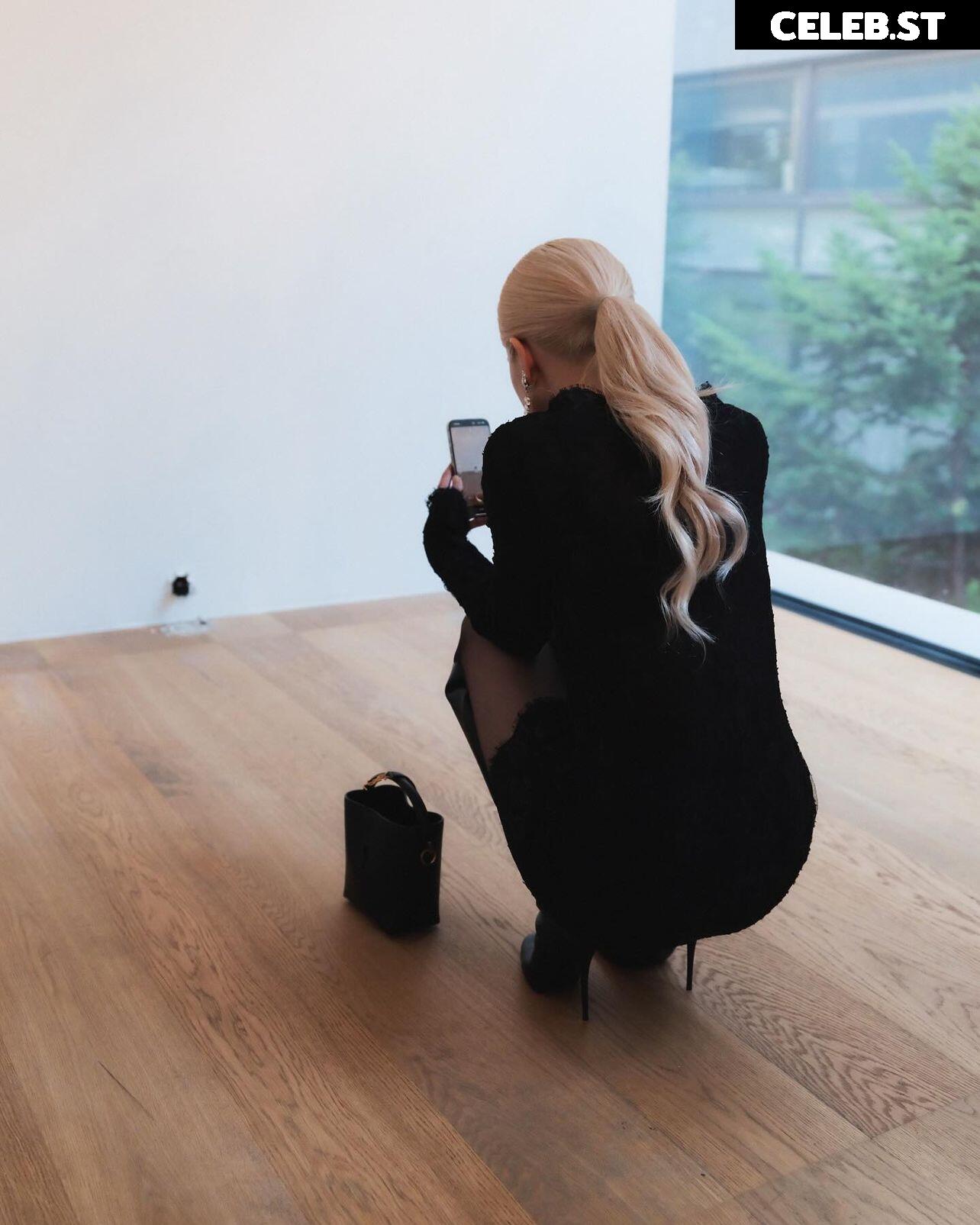 Rosé || Roseanne Park - BLΛƆKPIИK ( BLACKPINK ) Image 4466804