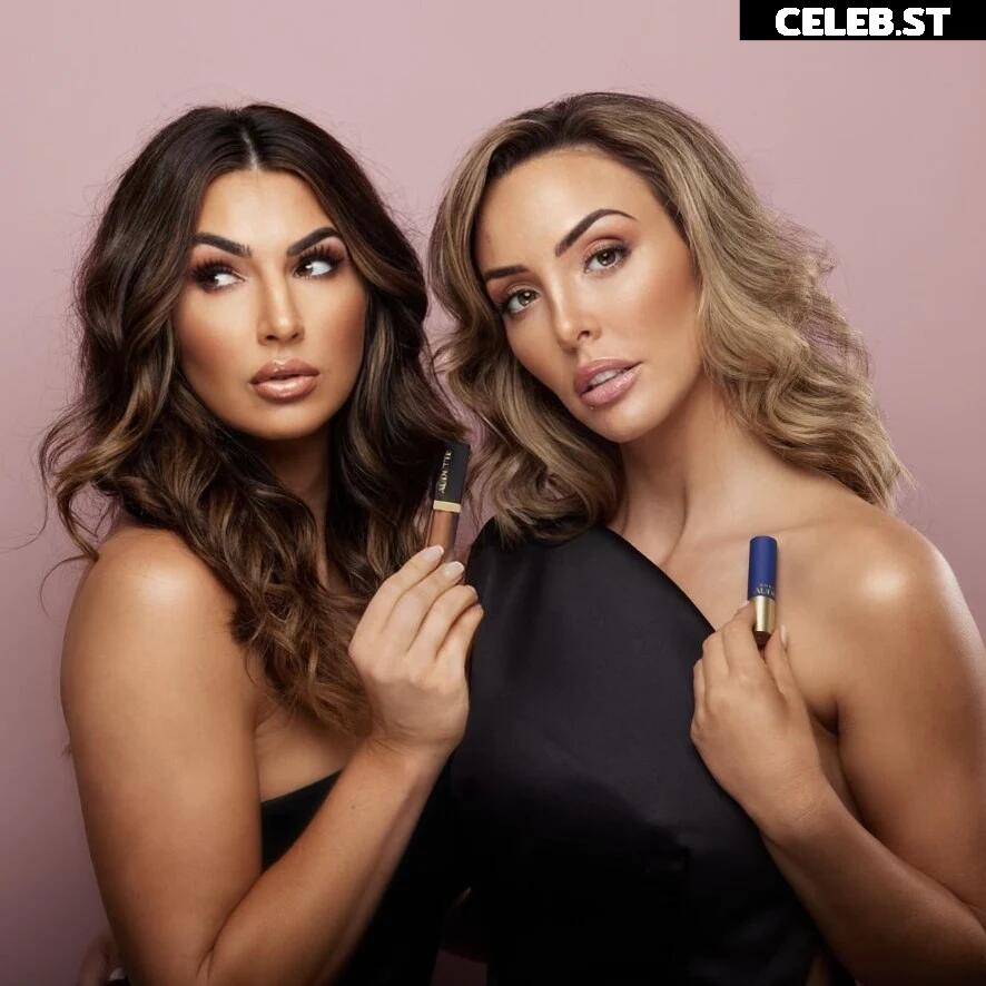 Cassie Lee/Jess McKay (Peyton Royce/Billie Kay) Image 4466373