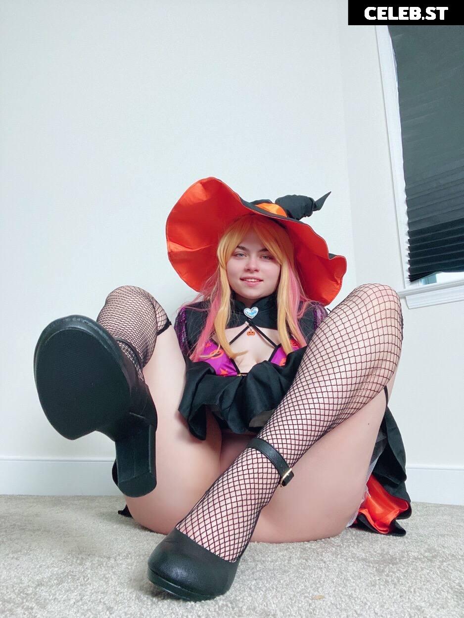 TwinTwitcherz (jessicatalystic - Low_Ad_988) + (Linneas_life_ - Linneas_Feet) Image 4467167