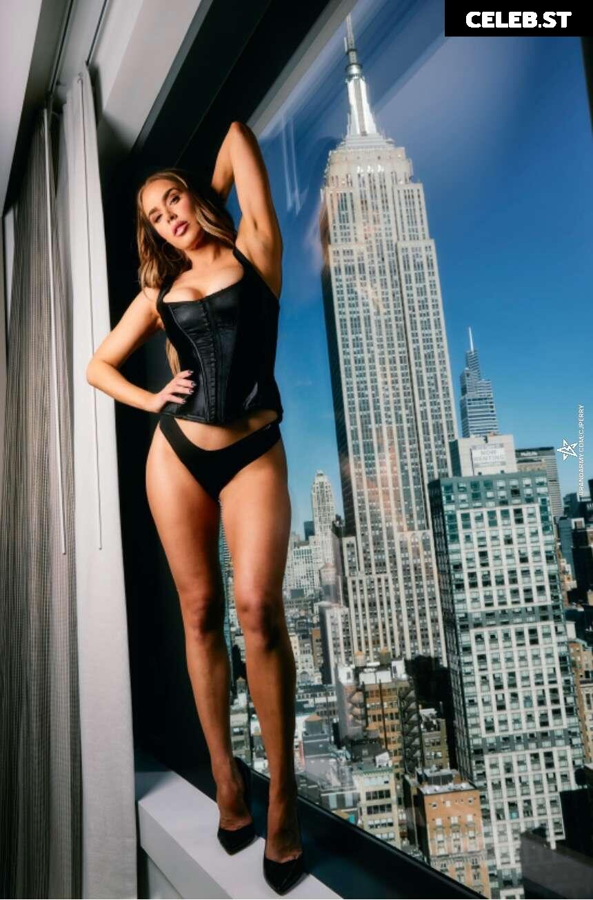 WWE Lana / CJ Perry Image 4467208