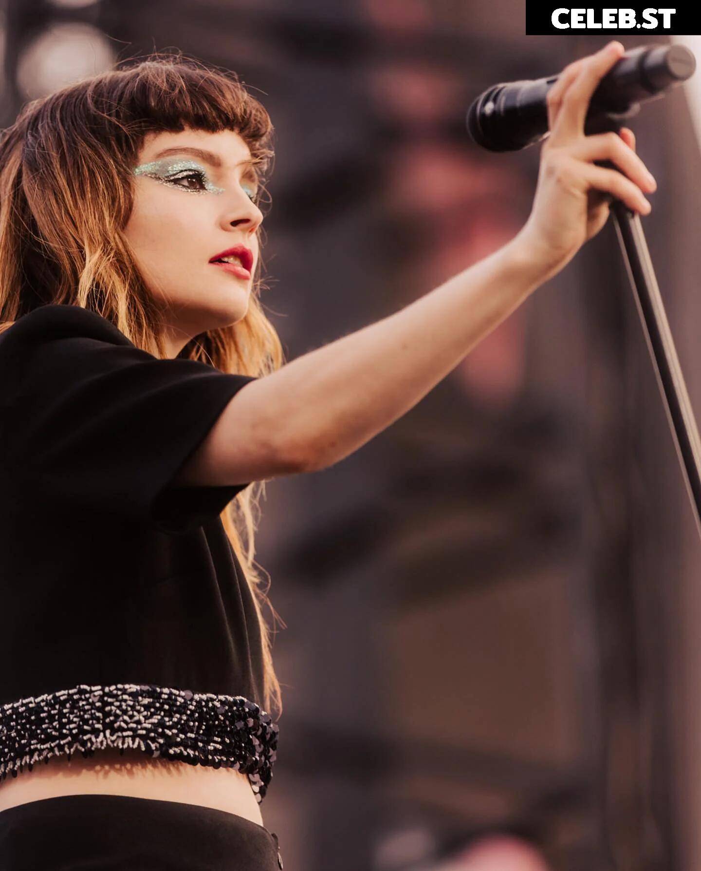 Lauren Mayberry (Singer) Image 4464851