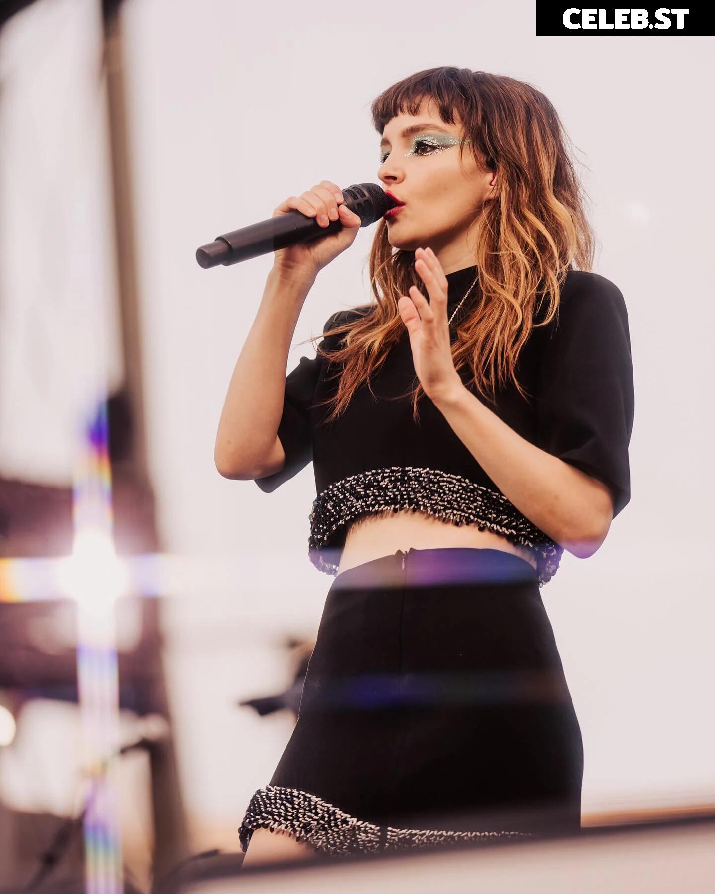 Lauren Mayberry (Singer) Image 4464830
