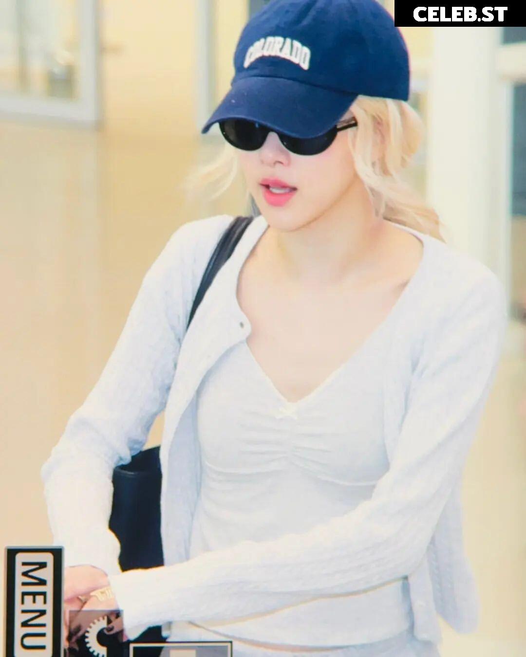 Rosé || Roseanne Park - BLΛƆKPIИK ( BLACKPINK ) Image 4464594