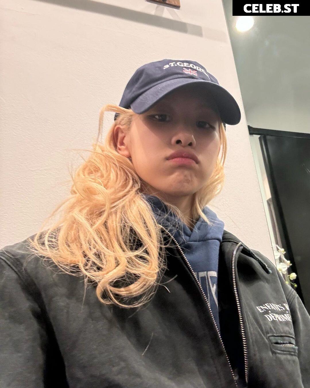 Rosé || Roseanne Park - BLΛƆKPIИK ( BLACKPINK ) Image 4464015