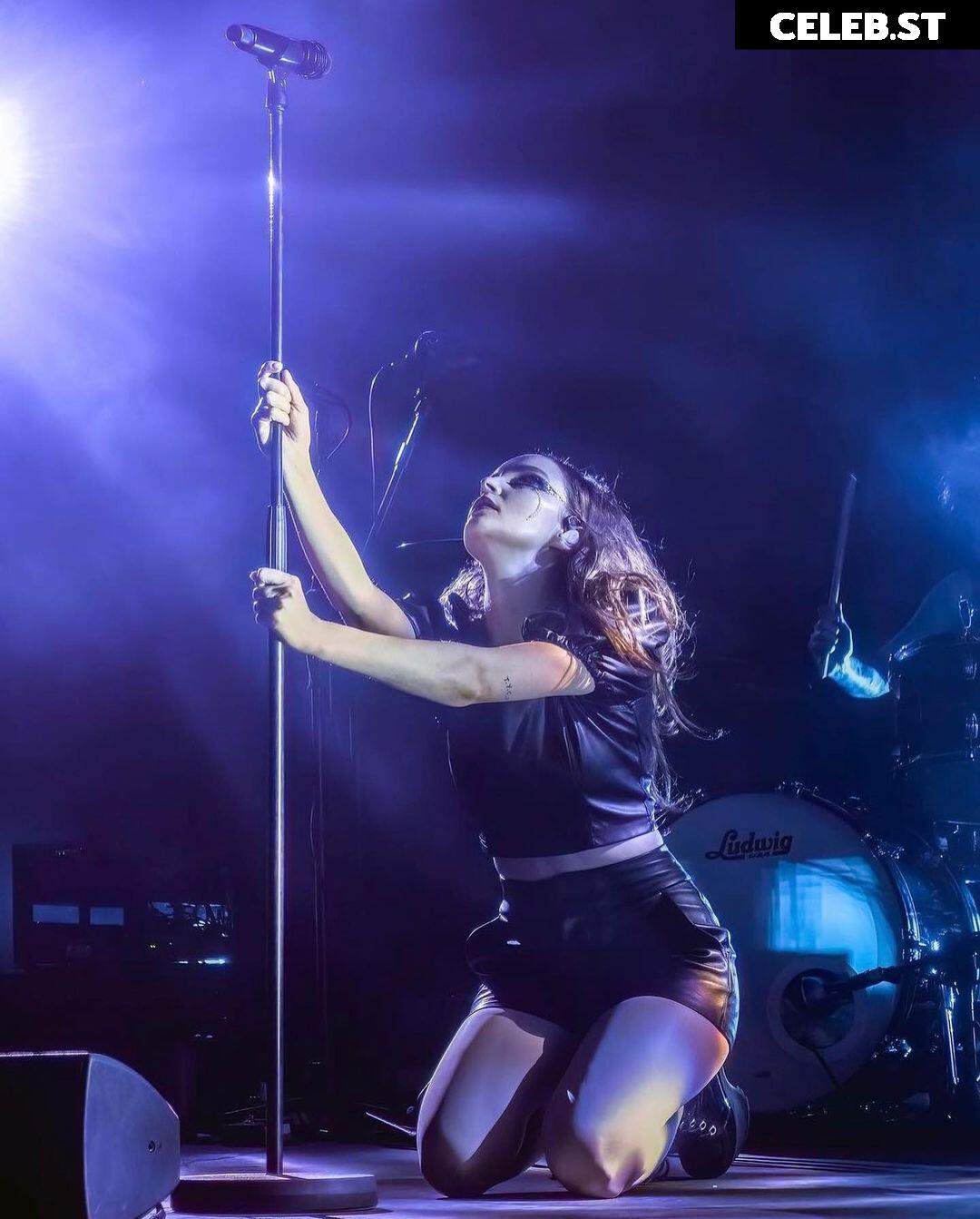 Lauren Mayberry (Singer) Image 4461566