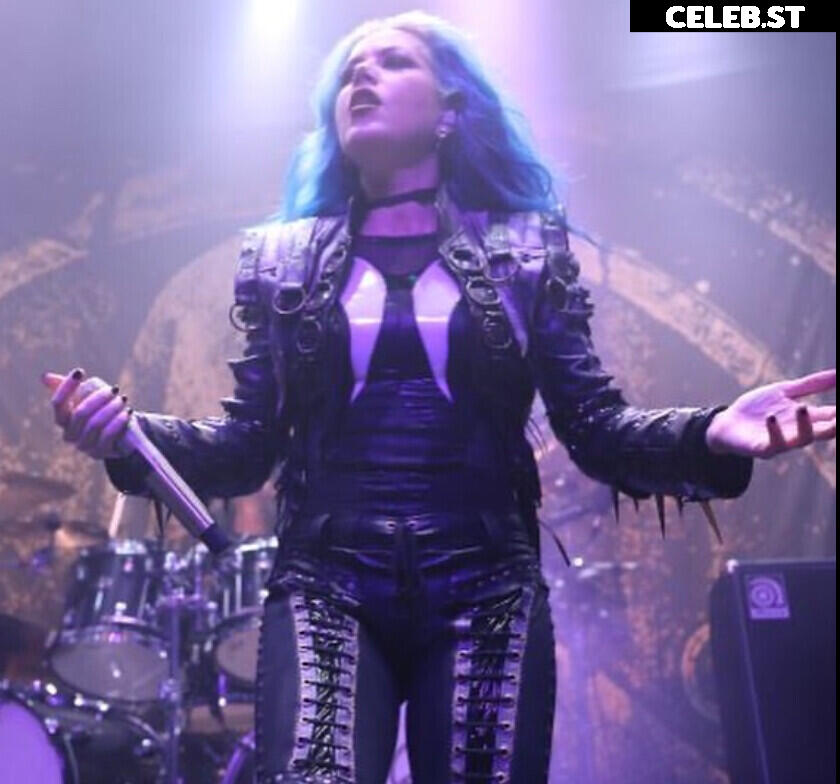 Women of Metal Image 4461417