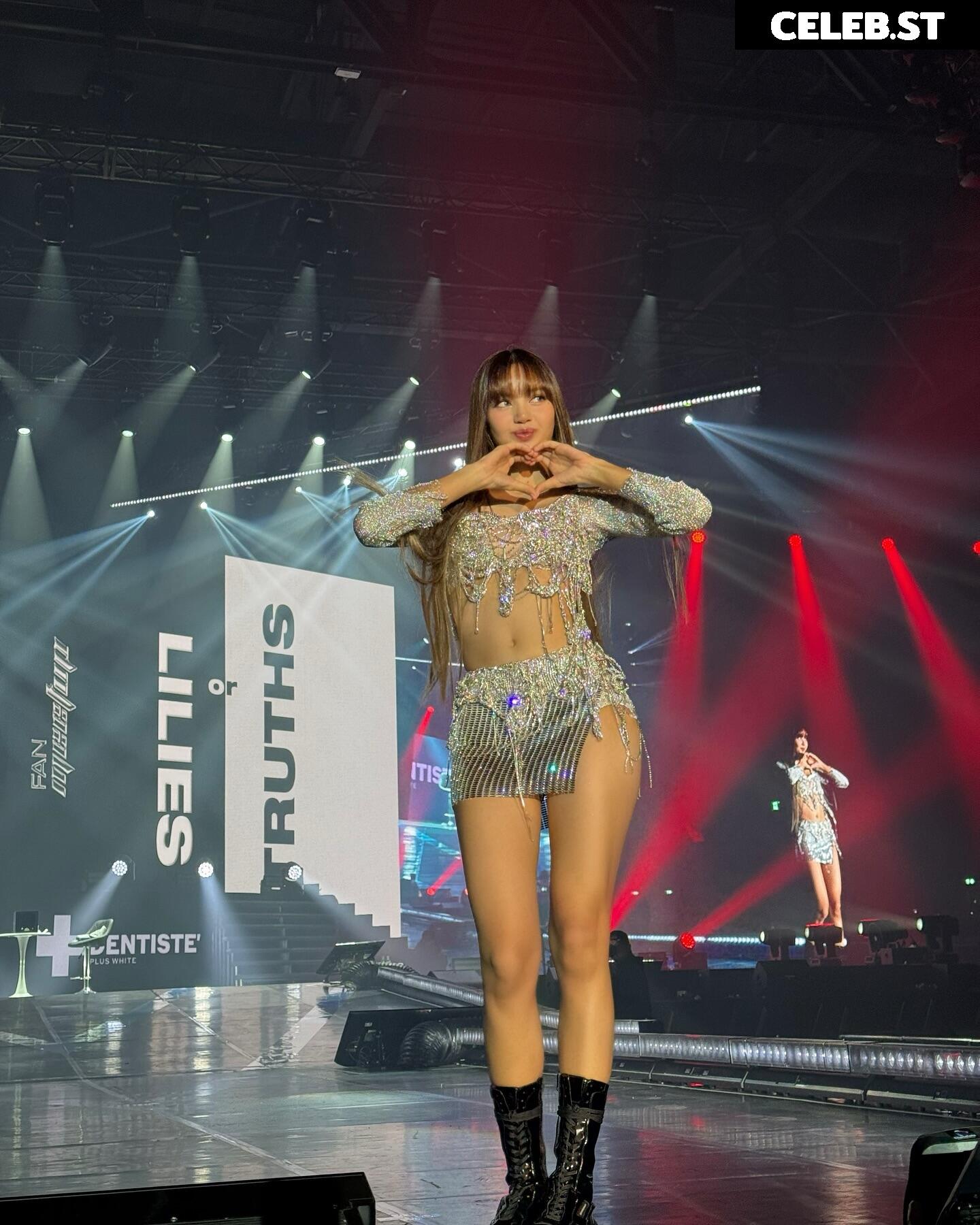 Lisa | BLΛƆKPIИK (Blackpink) Image 4461172