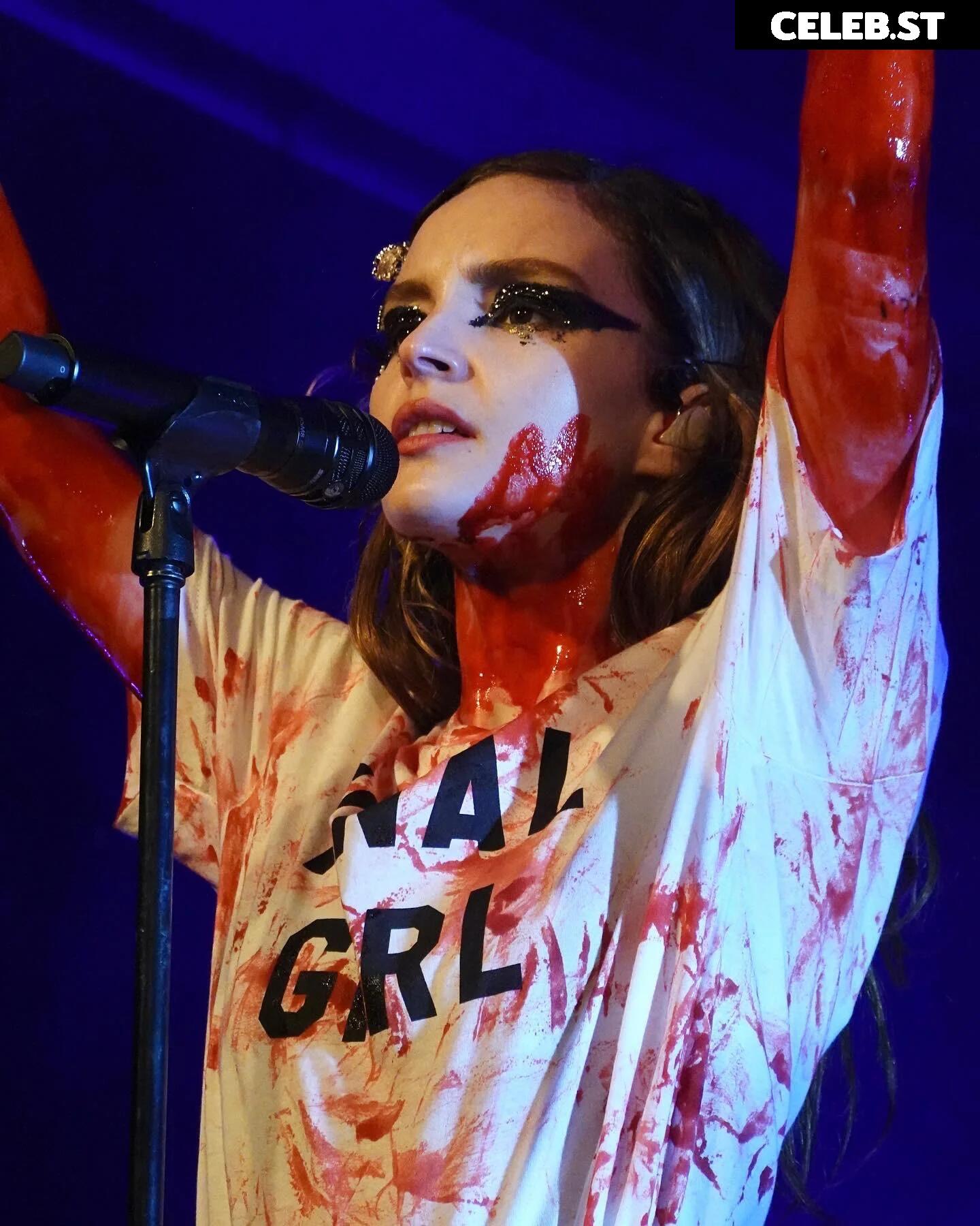 Lauren Mayberry (Singer) Image 4461103