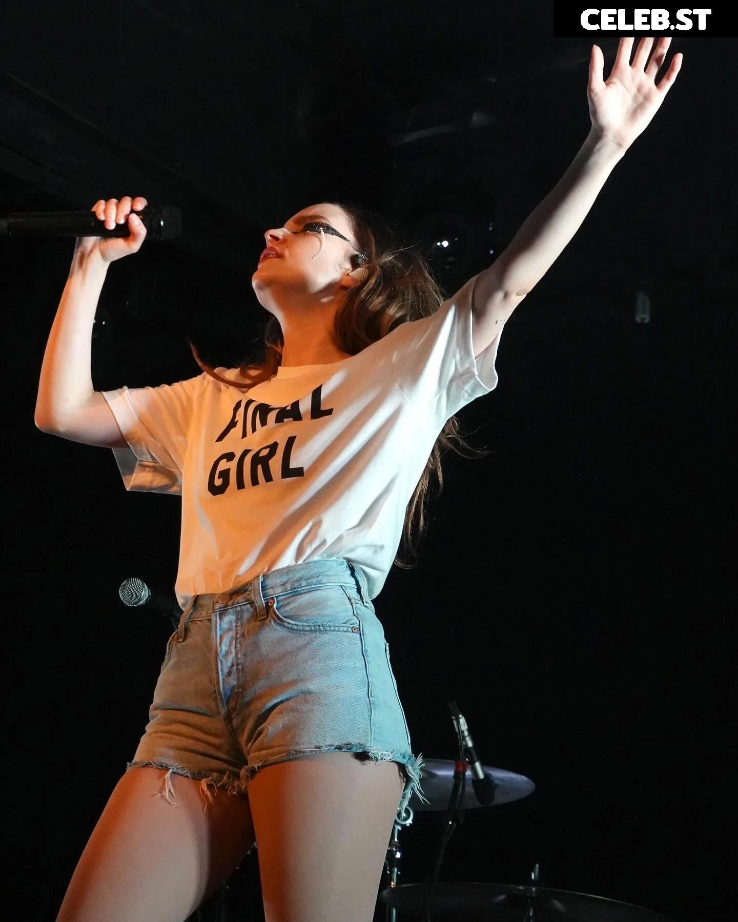 Lauren Mayberry (Singer) Image 4461127