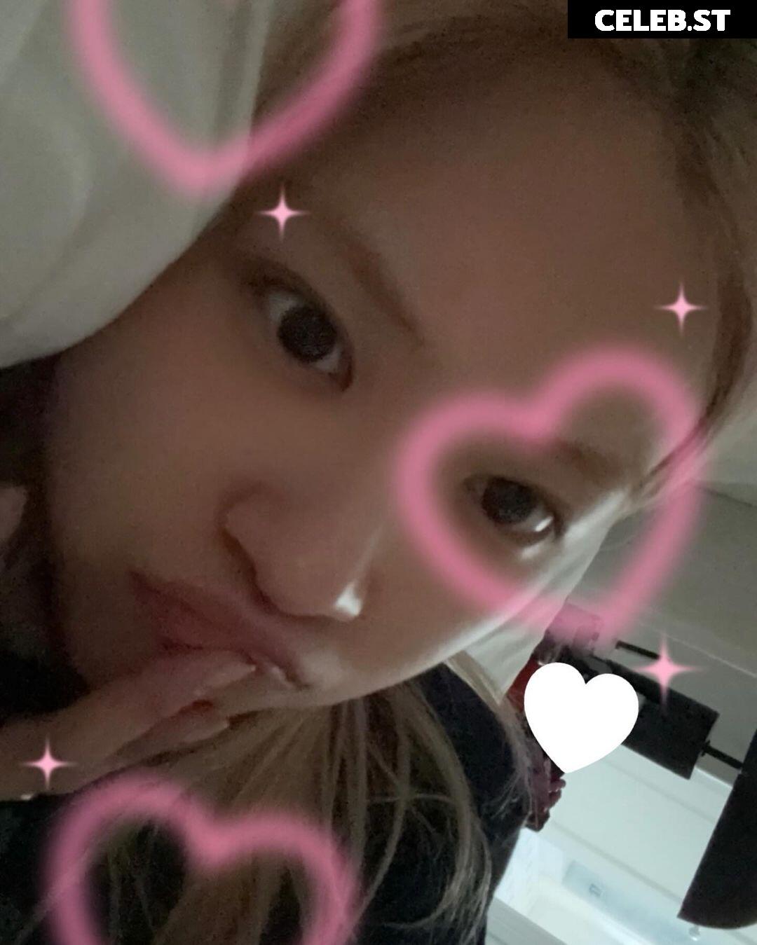 Rosé || Roseanne Park - BLΛƆKPIИK ( BLACKPINK ) Image 4462469