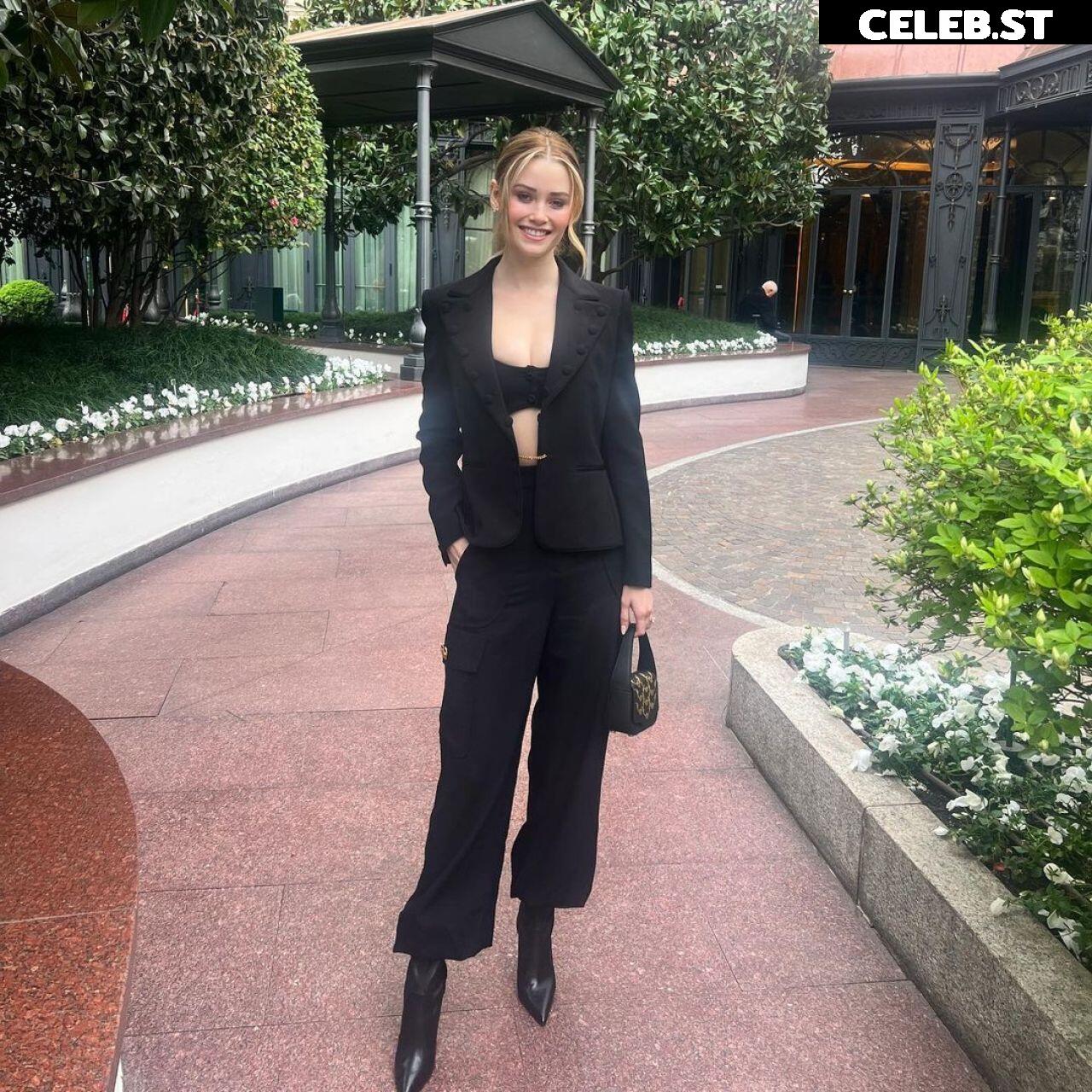 Virginia Gardner Image 4462726
