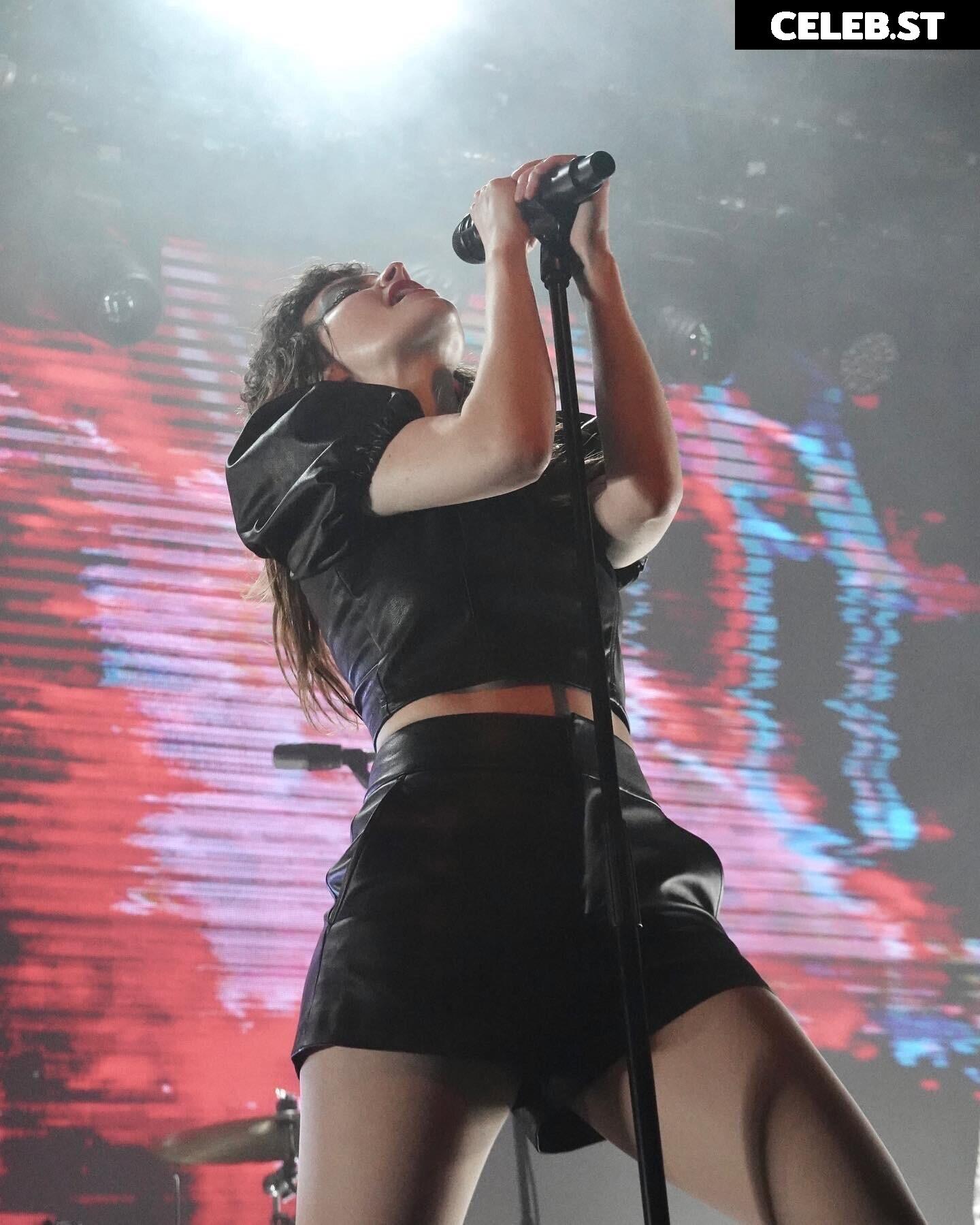 Lauren Mayberry (Singer) Image 4462682