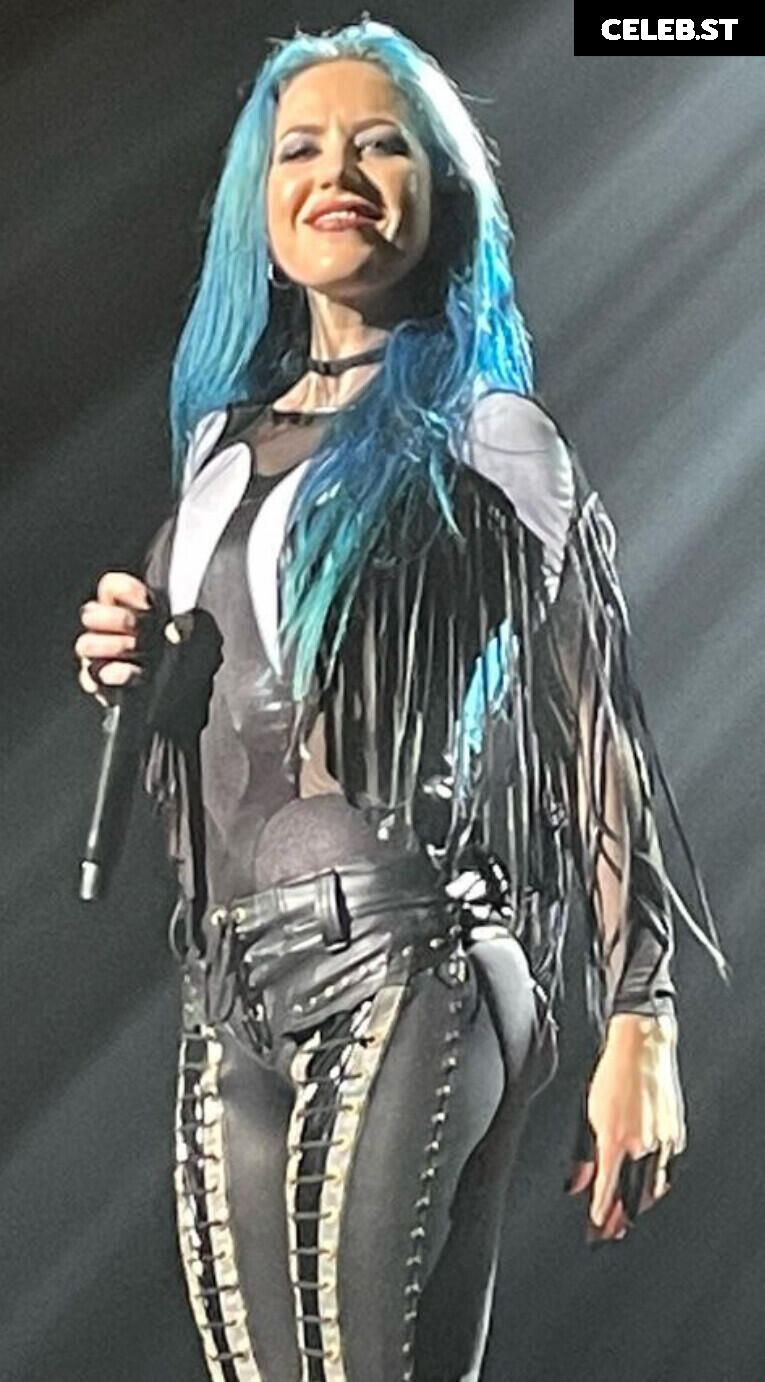 Women of Metal Image 4463557