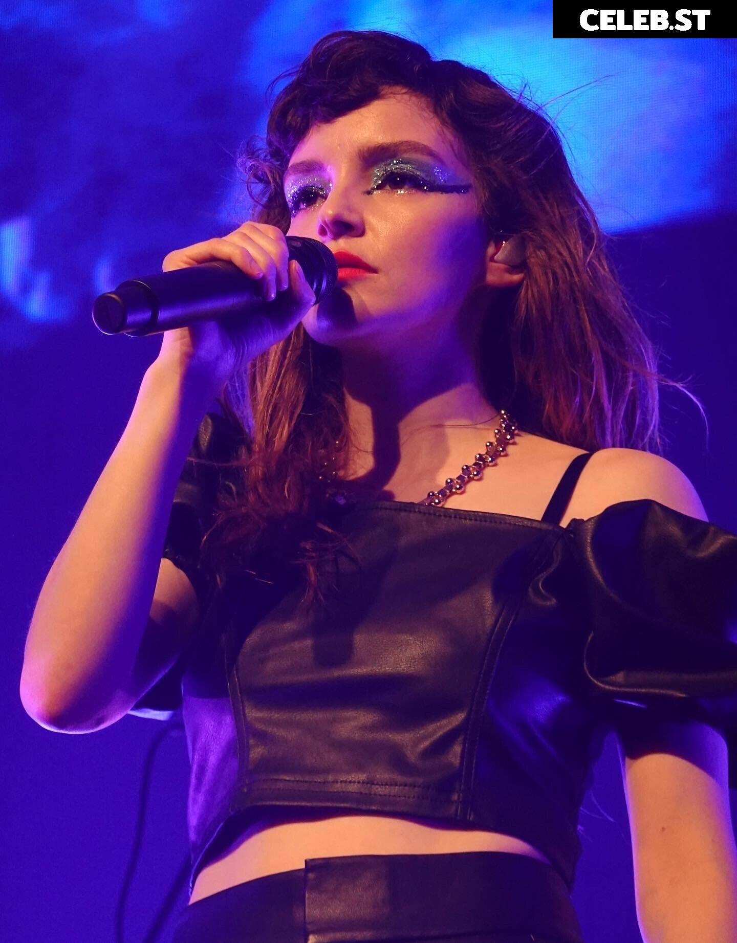 Lauren Mayberry (Singer) Image 4463517