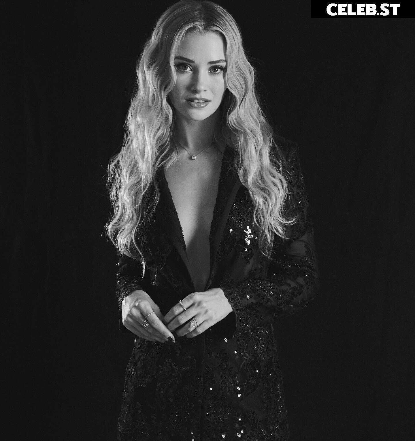 Virginia Gardner Image 4463447