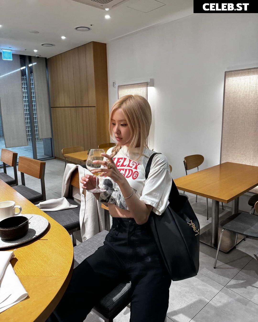 Rosé || Roseanne Park - BLΛƆKPIИK ( BLACKPINK ) Image 4460808
