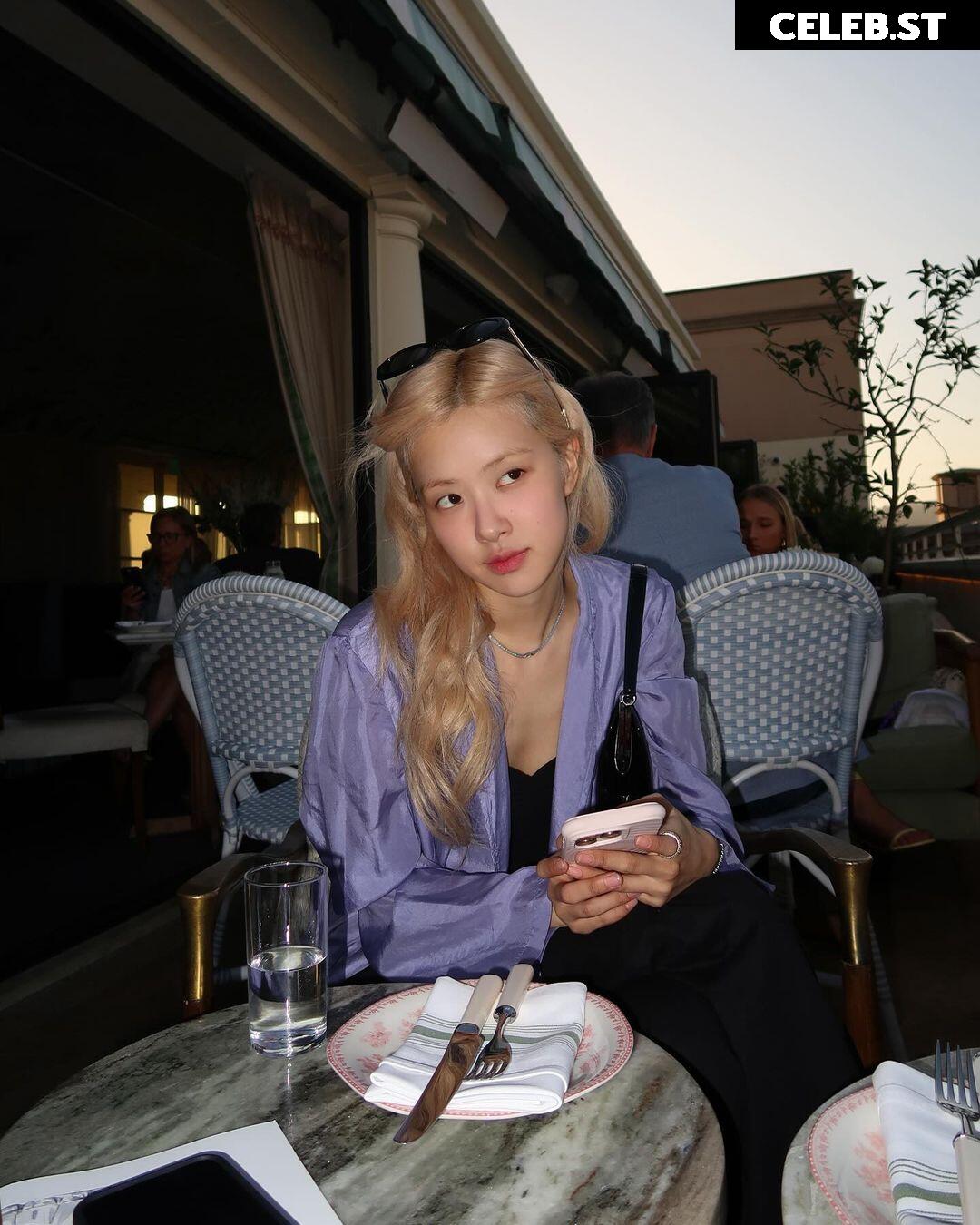Rosé || Roseanne Park - BLΛƆKPIИK ( BLACKPINK ) Image 4460839