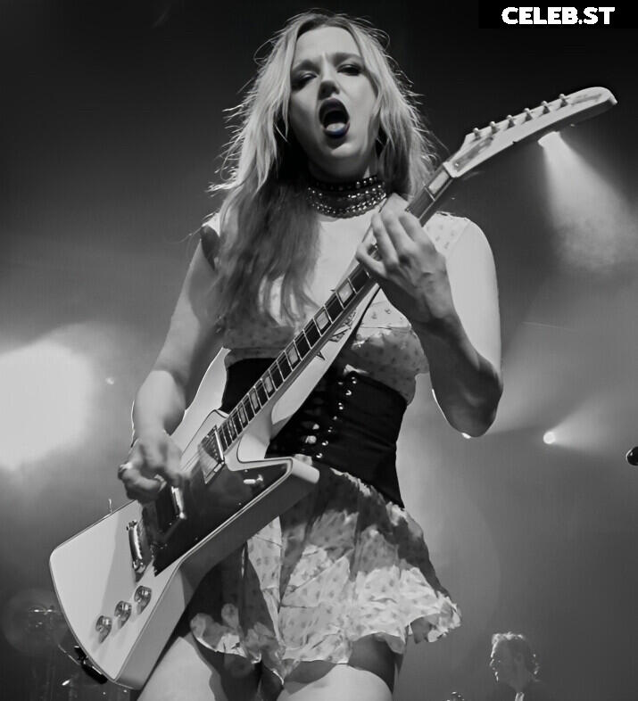Women of Metal Image 4460519
