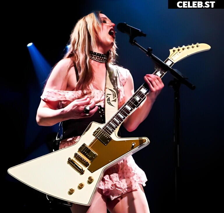 Women of Metal Image 4460531