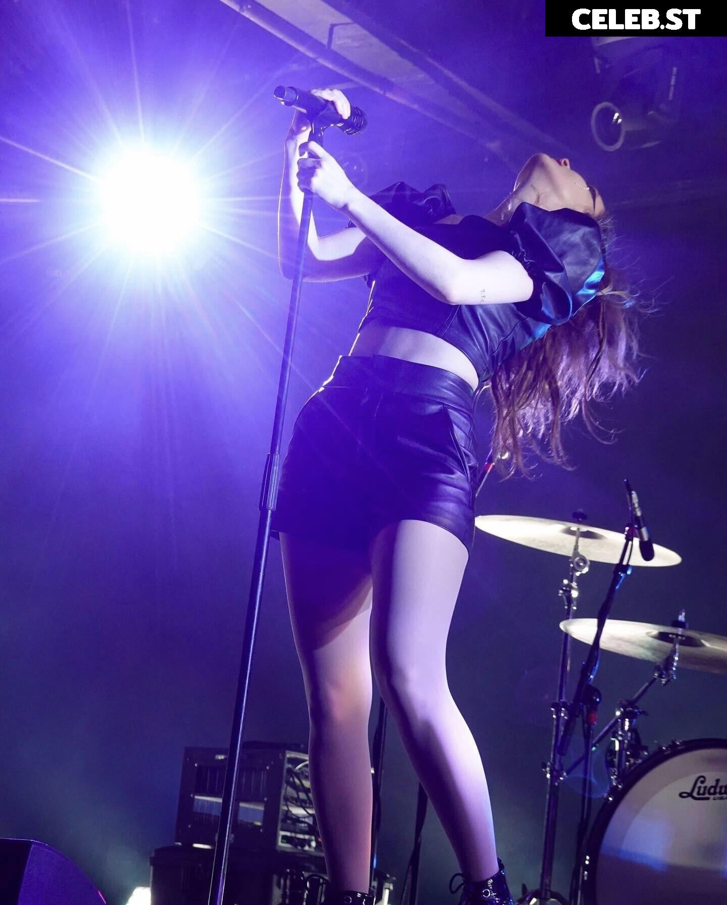 Lauren Mayberry (Singer) Image 4460694