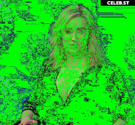 Ashley Johnson Image 4460170