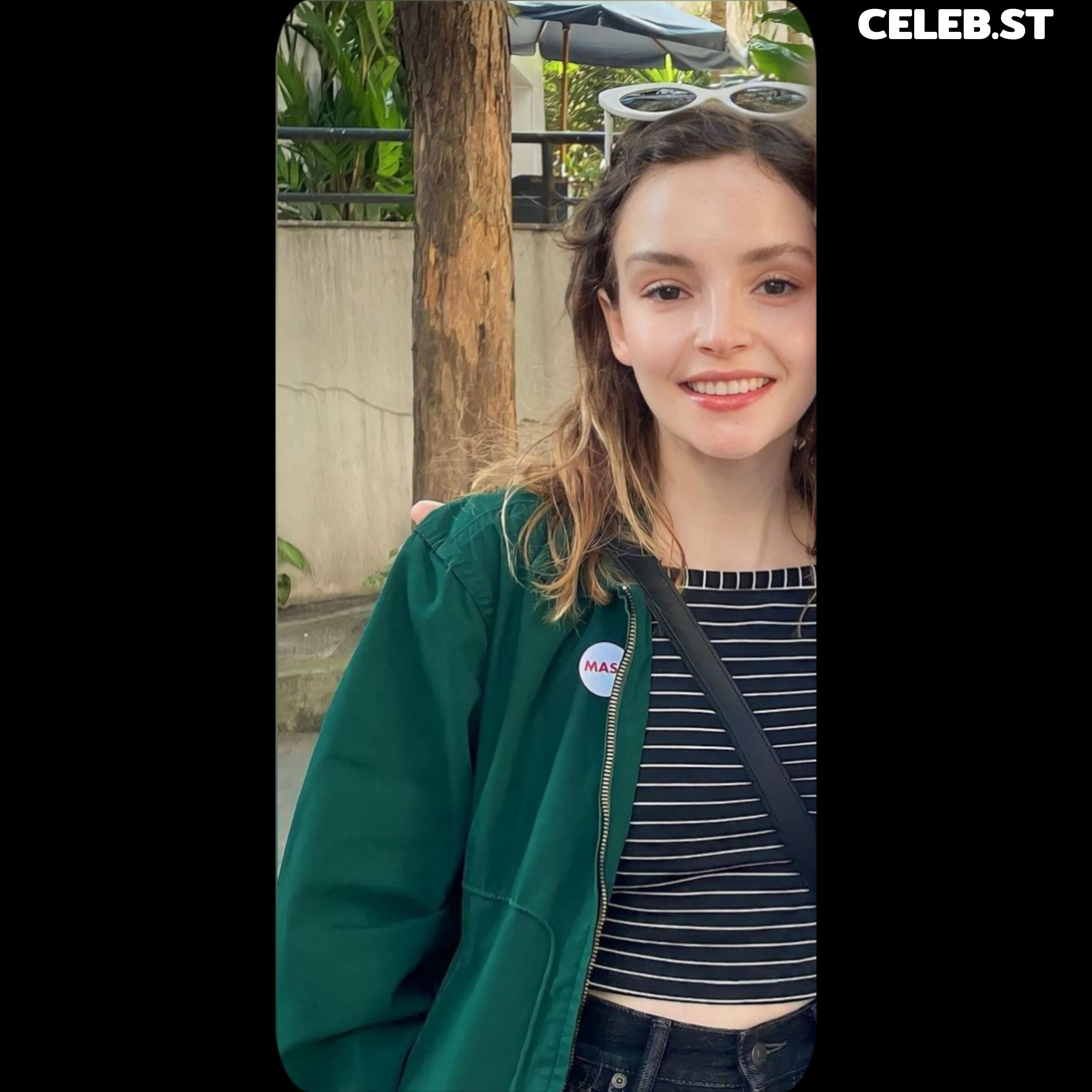 Lauren Mayberry (Singer) Image 4460130
