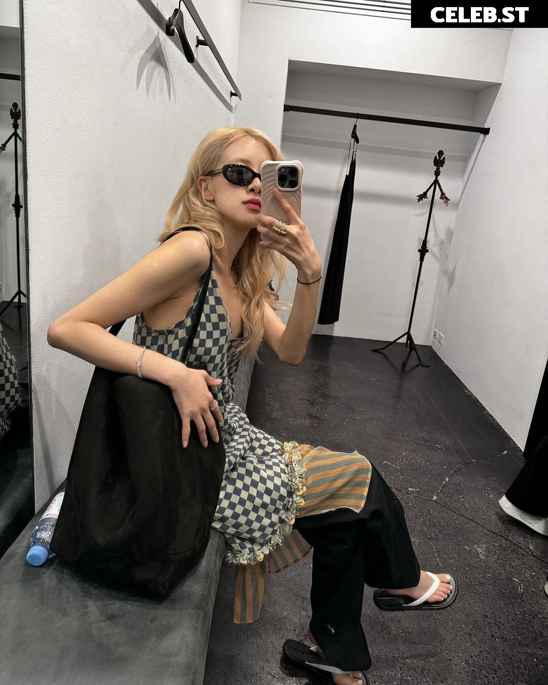 Rosé || Roseanne Park - BLΛƆKPIИK ( BLACKPINK ) Image 4460941
