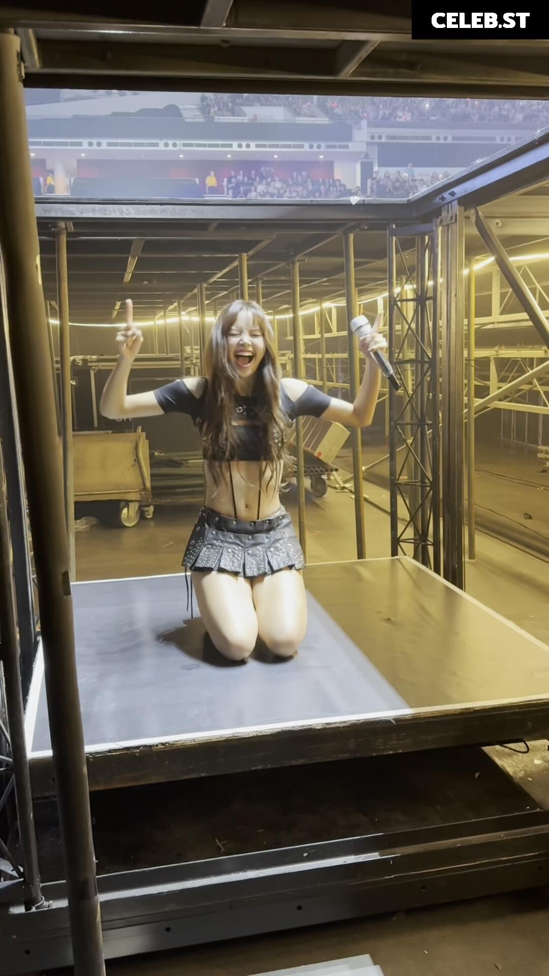 Lisa | BLΛƆKPIИK (Blackpink) Image 4469854