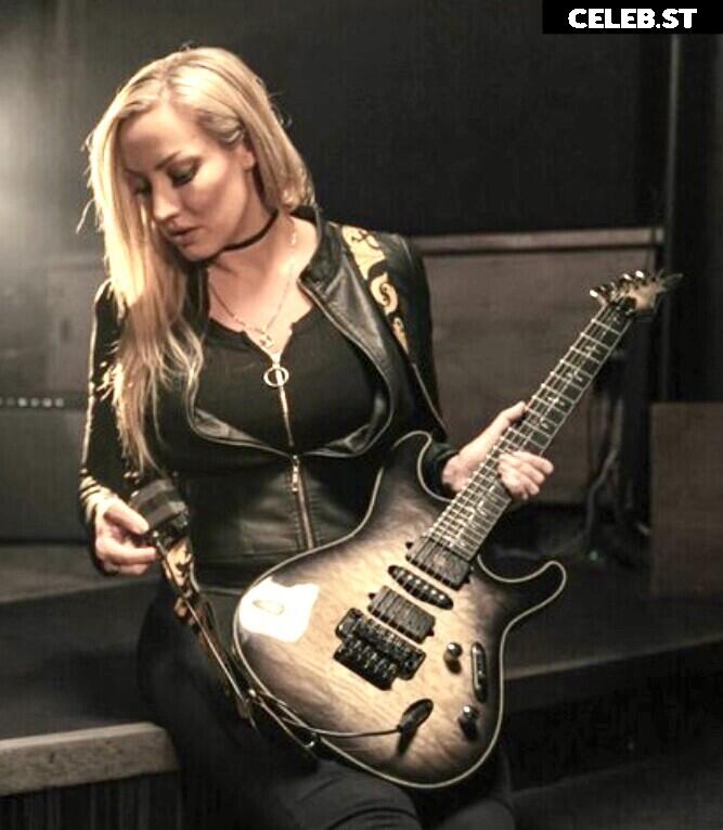 Women of Metal Image 4469518