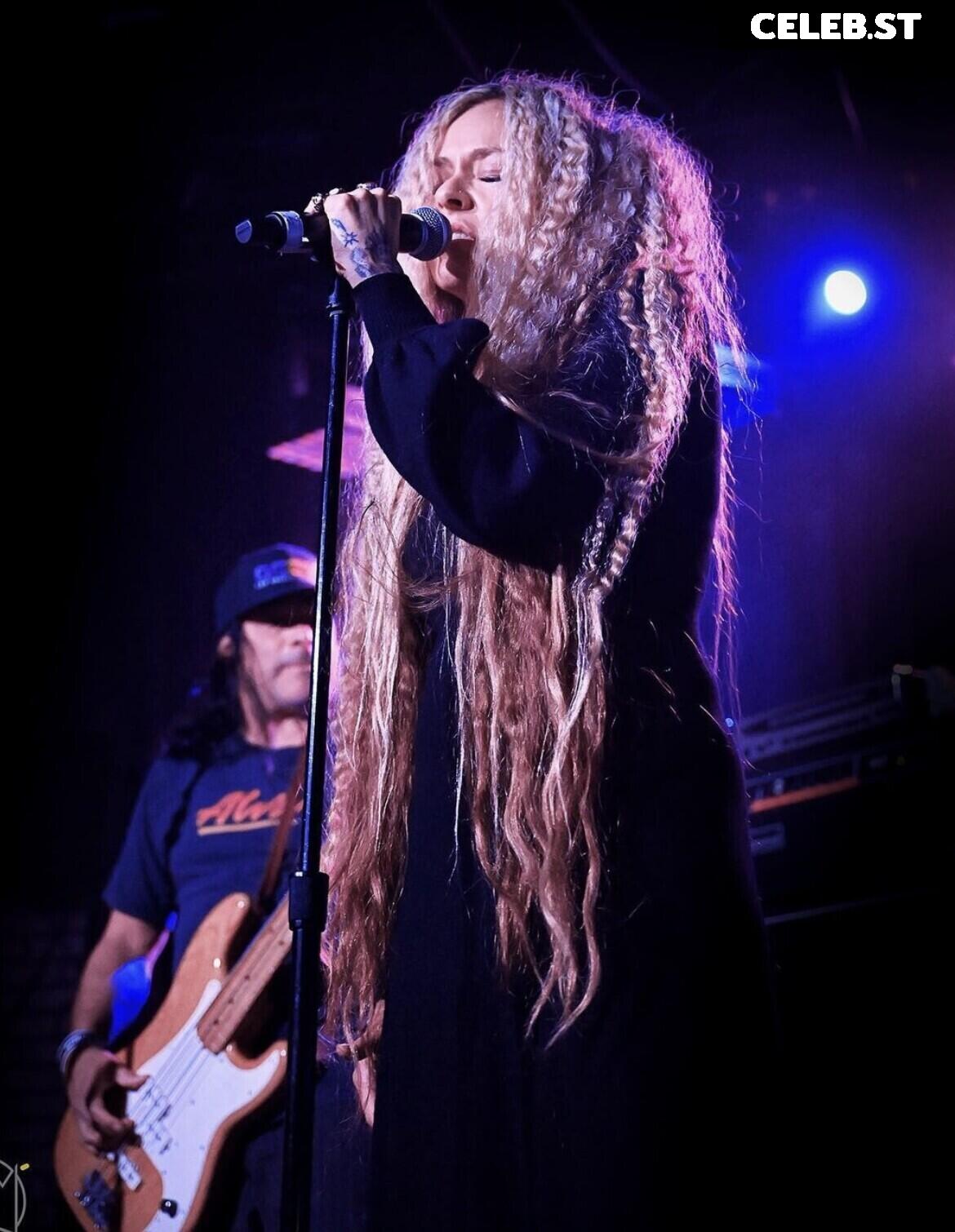 Women of Metal Image 4469677