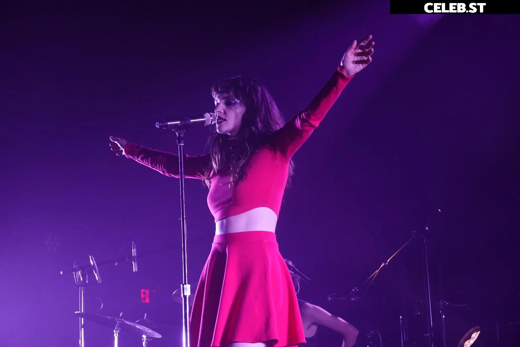 Lauren Mayberry (Singer) Image 4468478