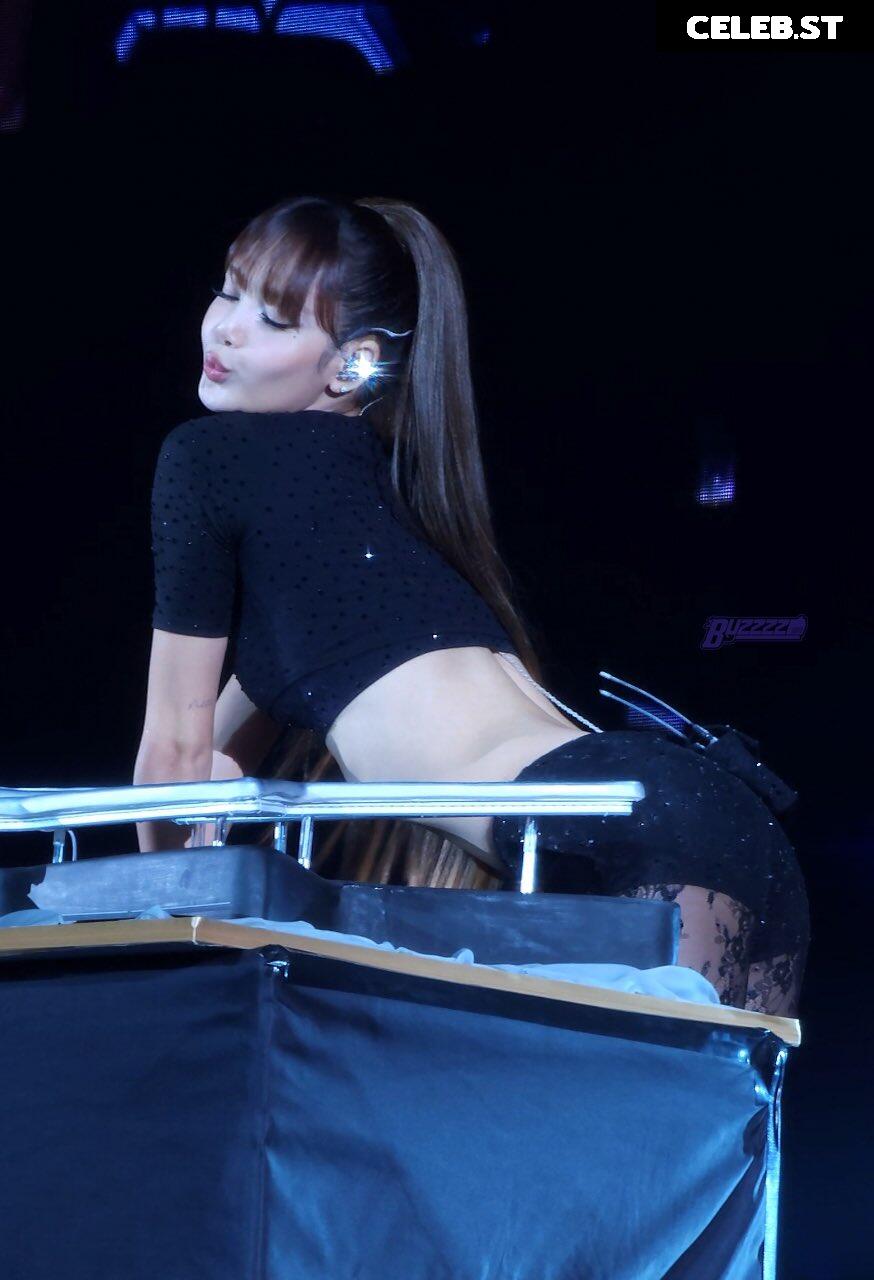 Lisa | BLΛƆKPIИK (Blackpink) Image 4468433