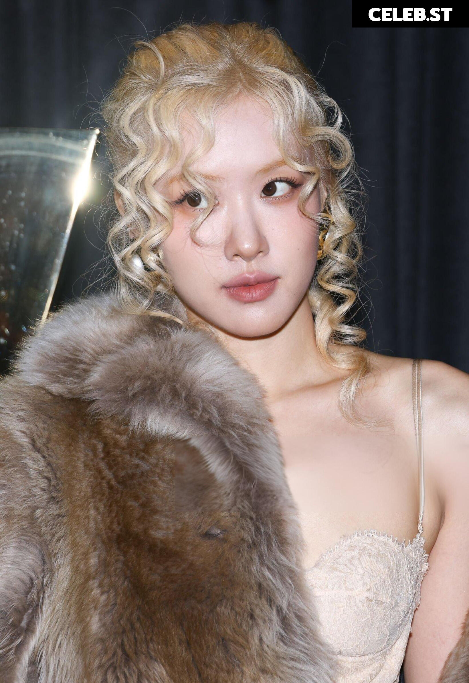 Rosé || Roseanne Park - BLΛƆKPIИK ( BLACKPINK ) Image 4468607