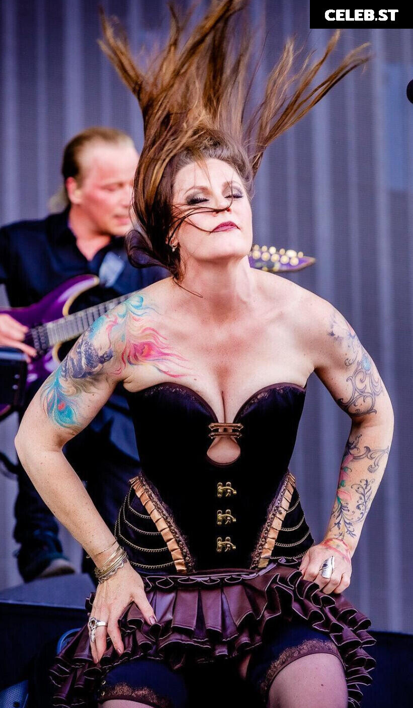 Women of Metal Image 4468127